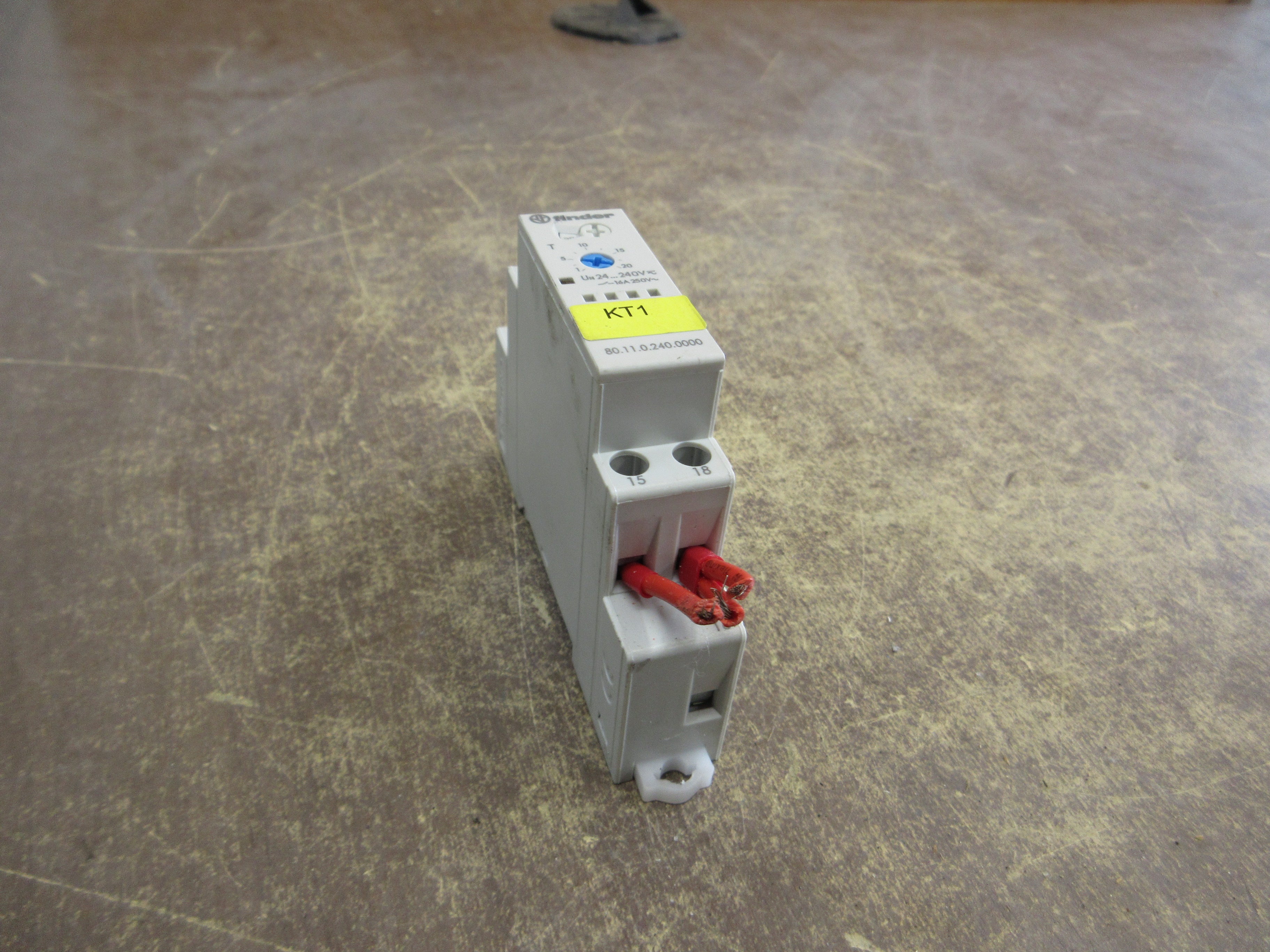 Finder Time Delay Relay 80.11.0.240.0000 24-240V *Chipped* Used