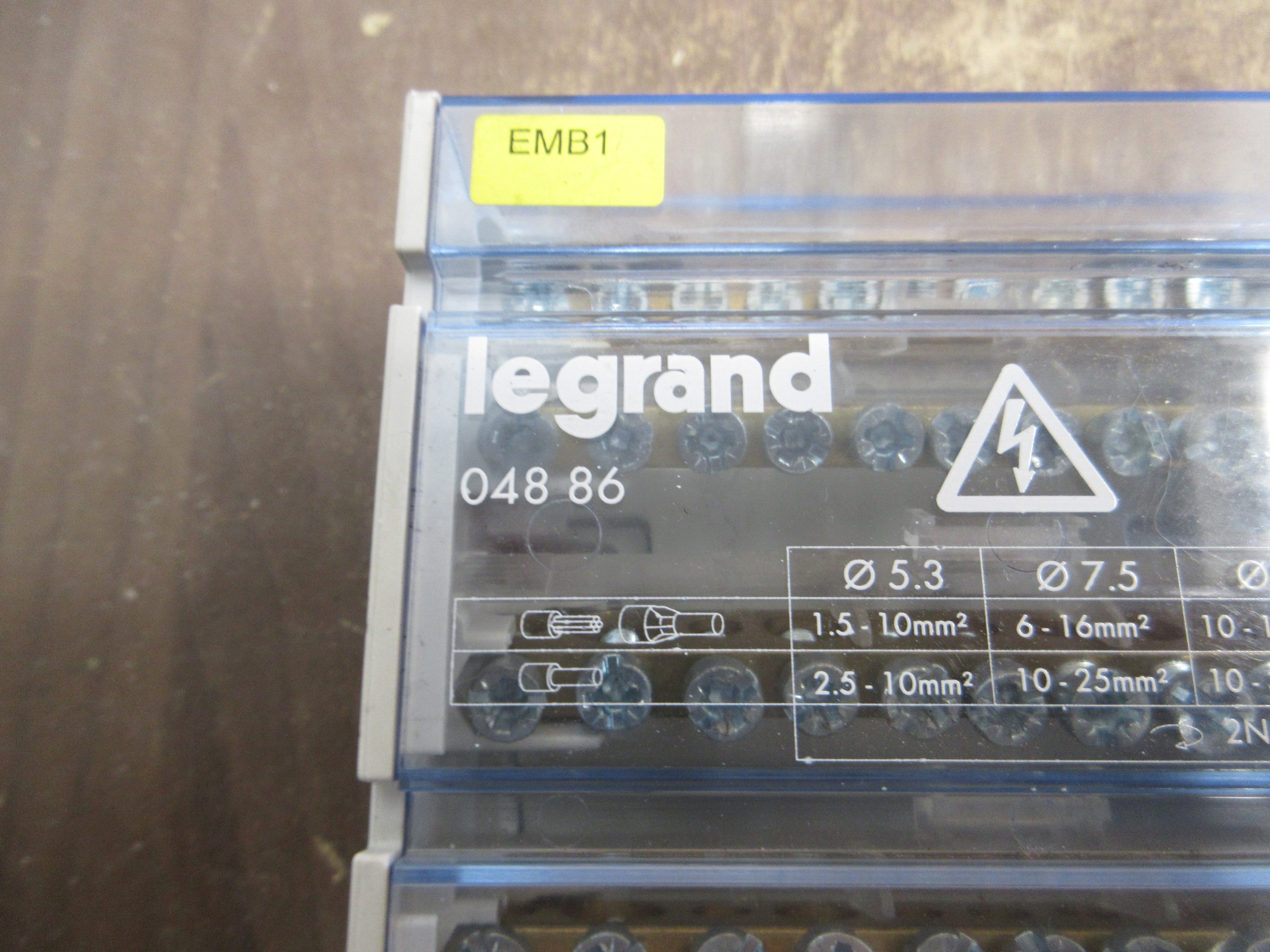 Legrand Terminal Block 048 86 125A 500V Used