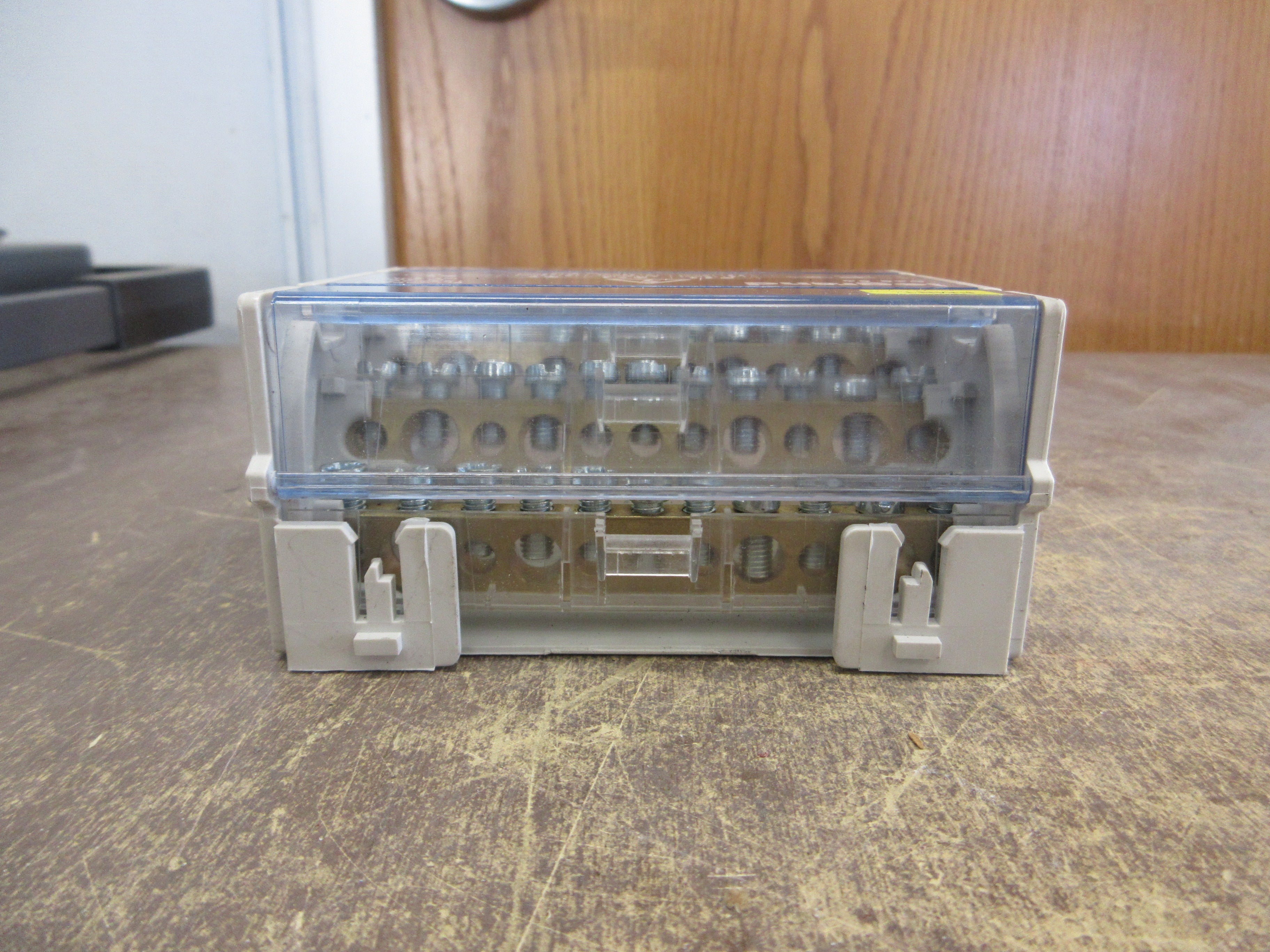 Legrand Terminal Block 048 86 125A 500V Used
