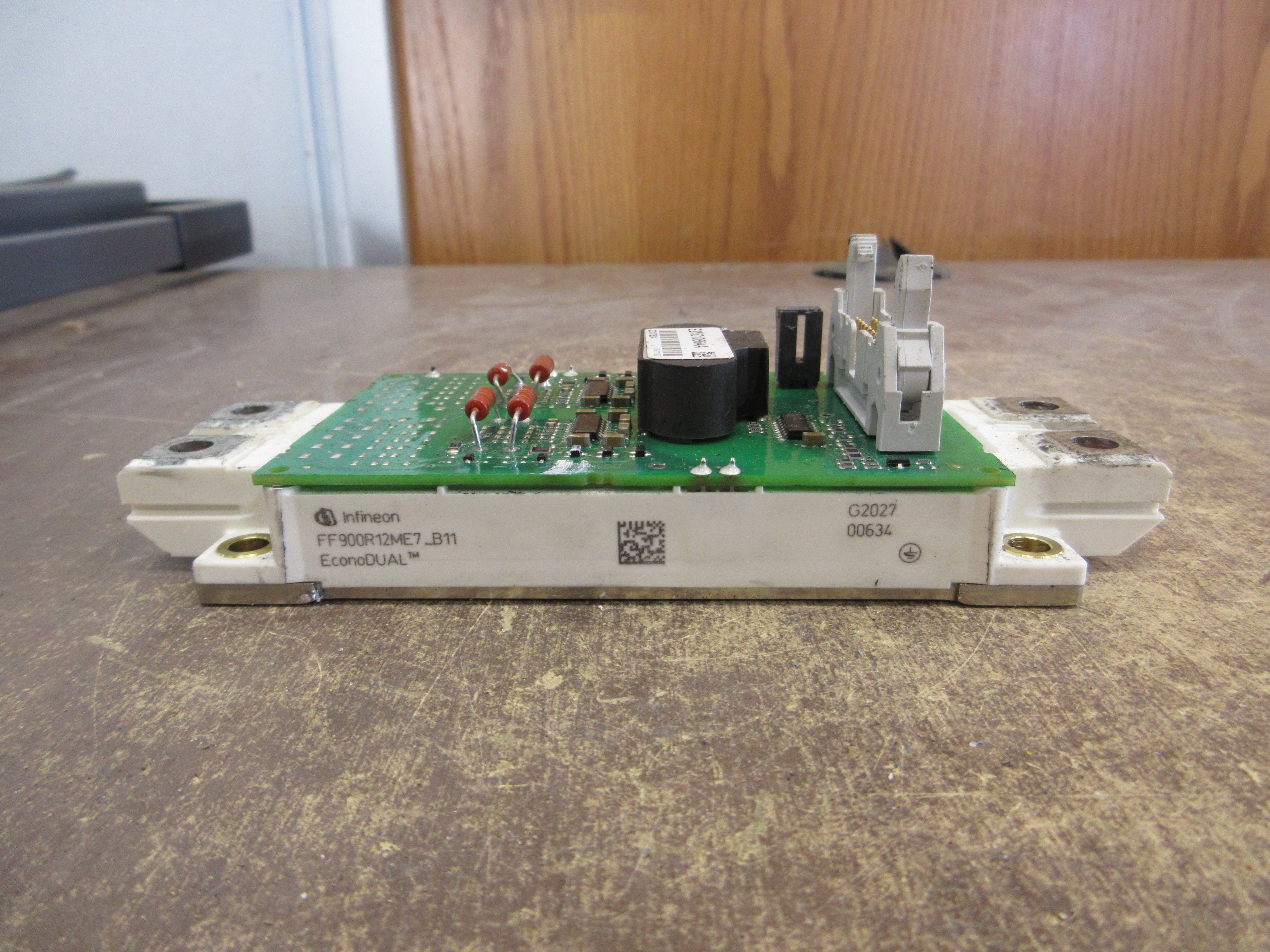 Infineon EconoDUAL IGBT Module FF900R12ME7_B11 w/ Control Board Used