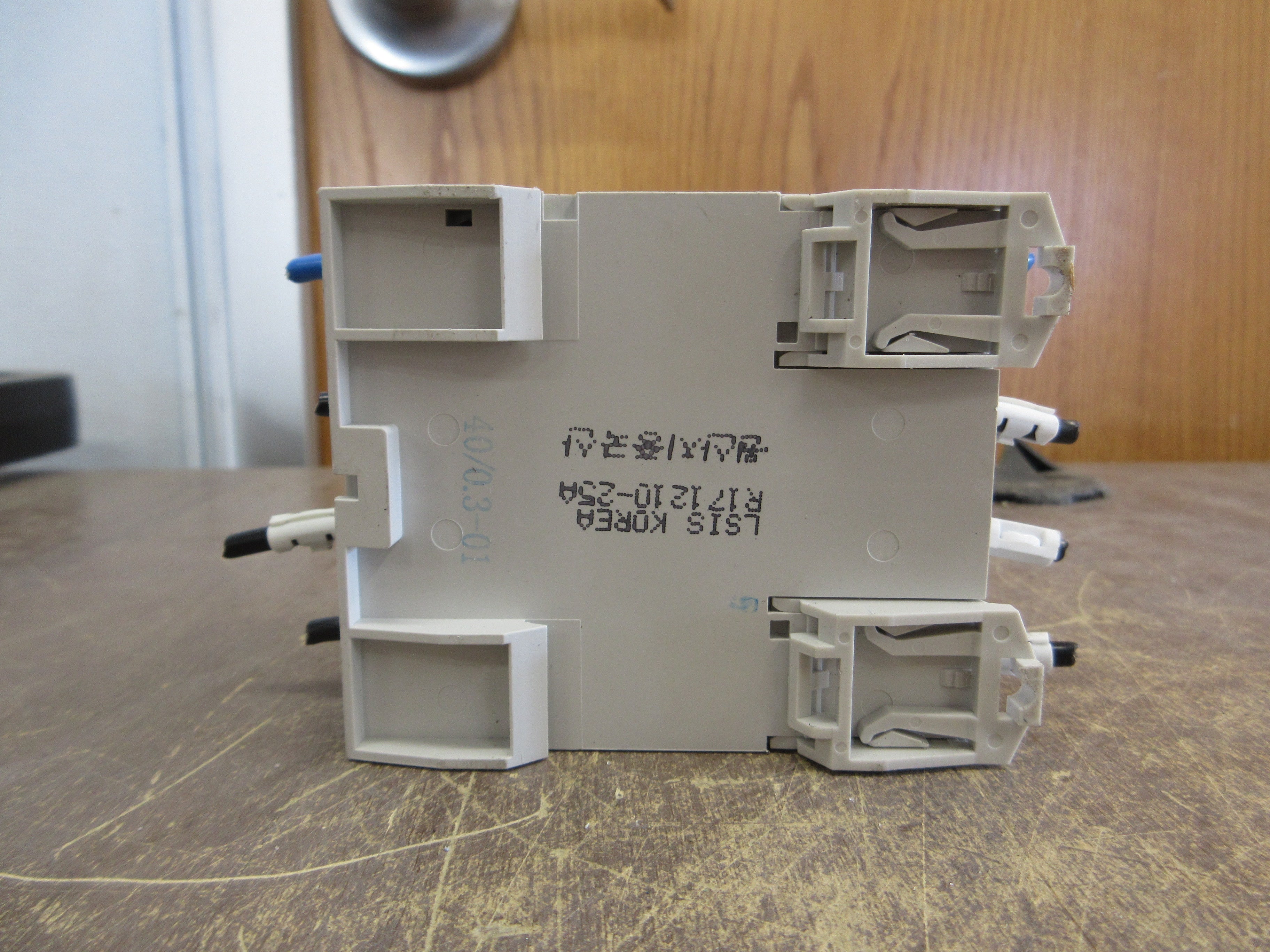 LS Residual Current Circuit Breaker RKN-b In 25A 415V 25A 4P Used