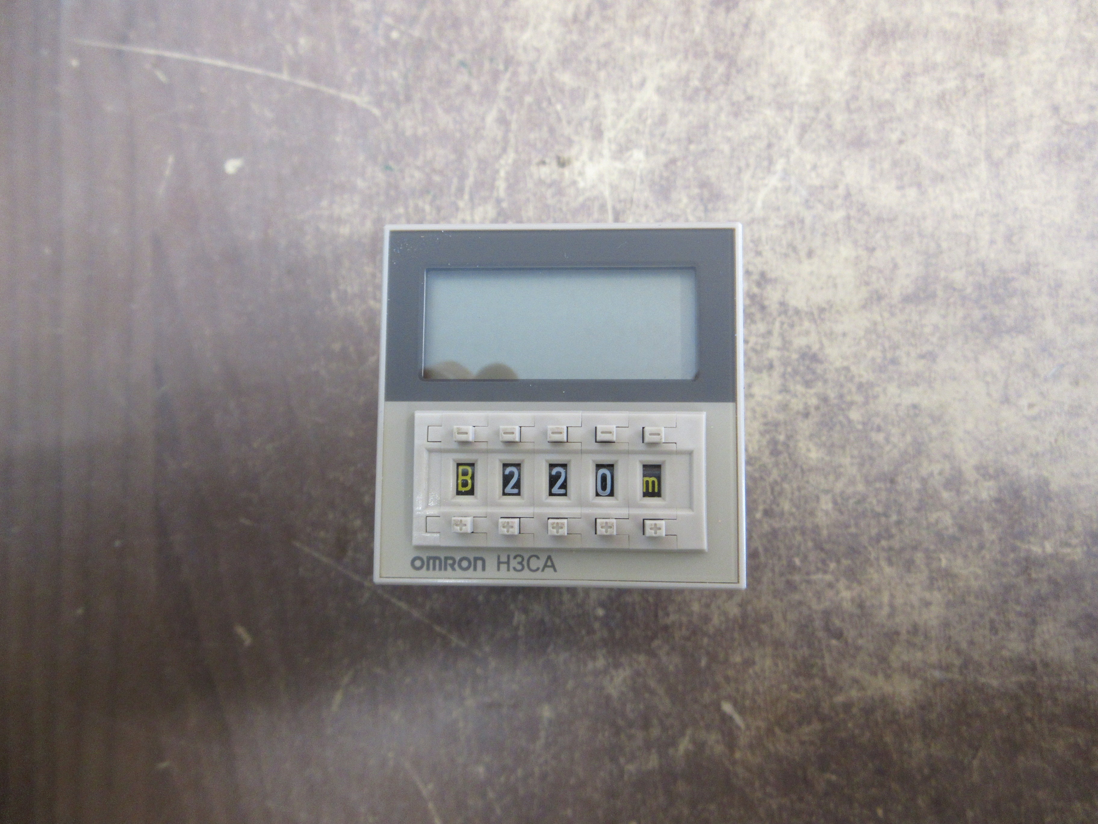 Omron Timer H3CA-A Range: 0.1s-9990h 24-240VAC 12-240VDC  w/ Base Used