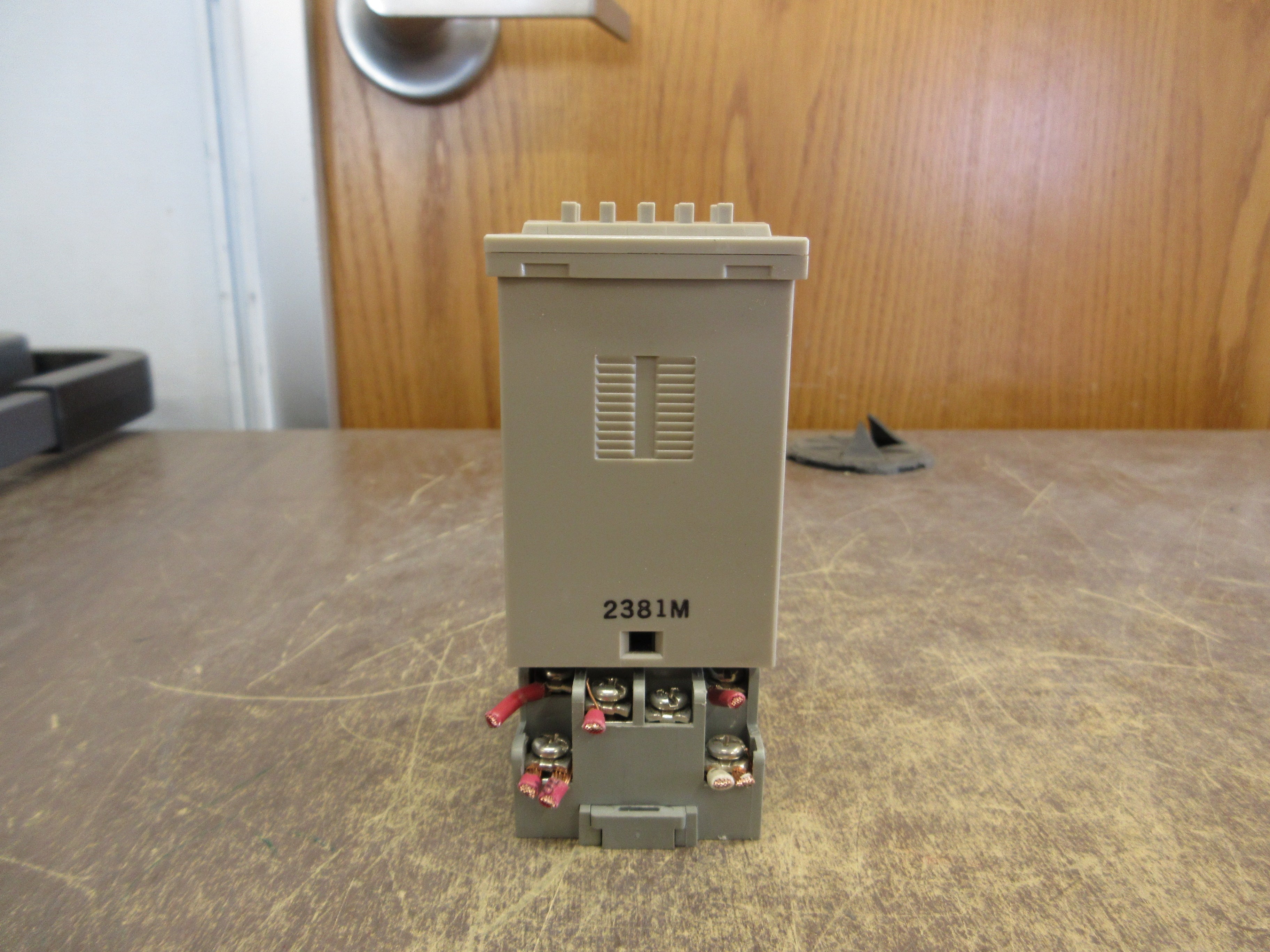 Omron Timer H3CA-A Range: 0.1s-9990h 24-240VAC 12-240VDC  w/ Base Used