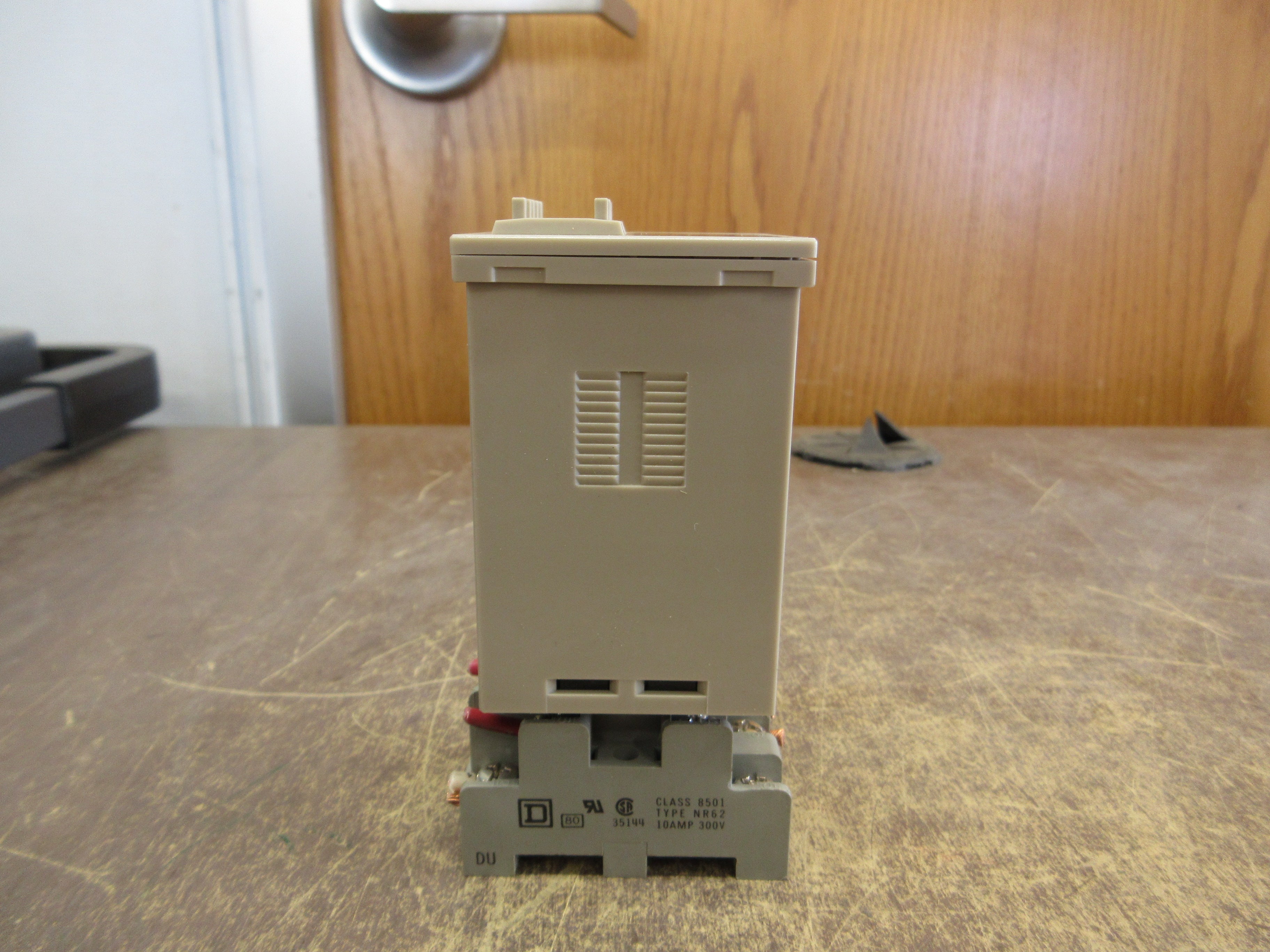 Omron Timer H3CA-A Range: 0.1s-9990h 24-240VAC 12-240VDC  w/ Base Used