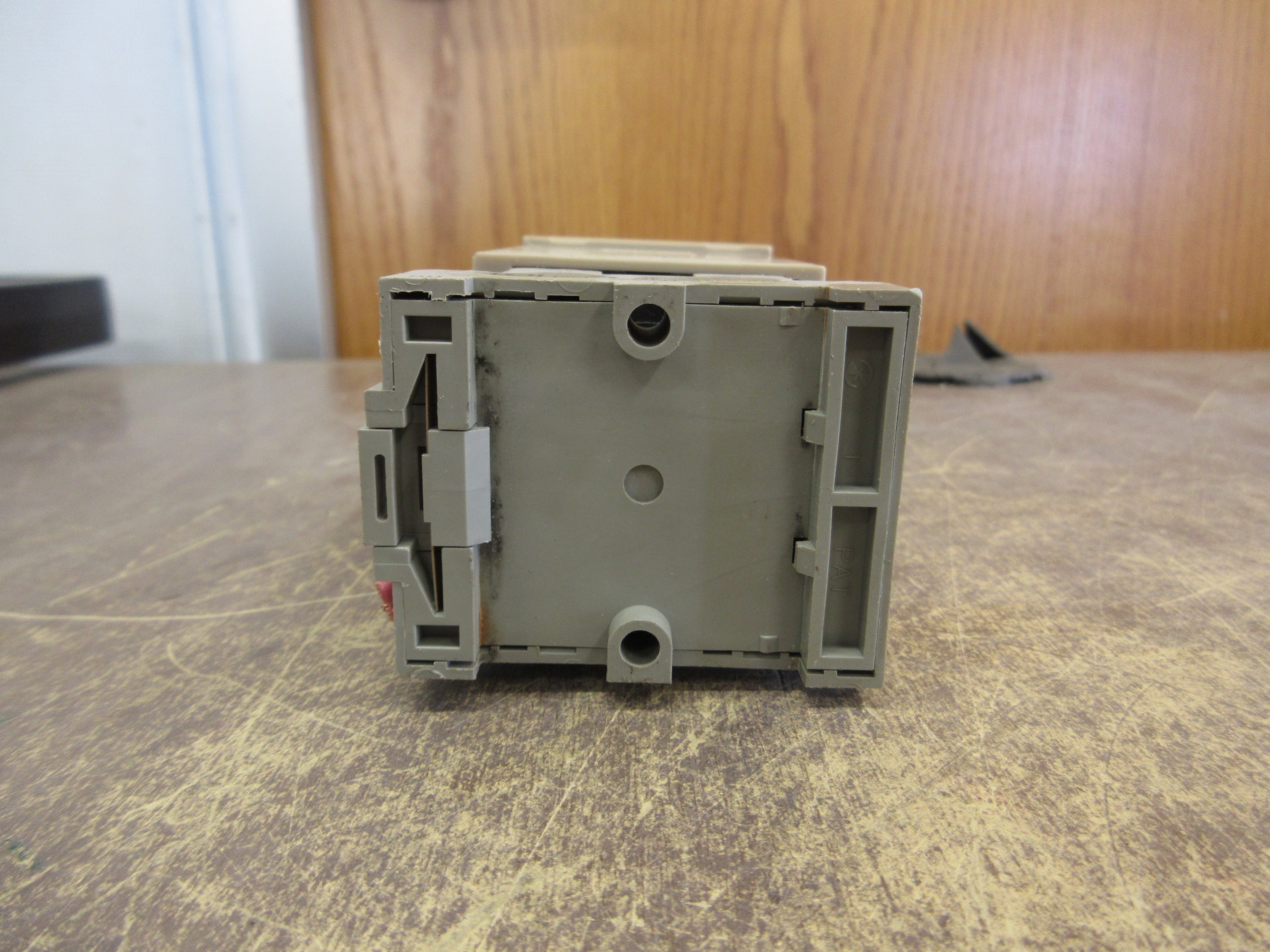 Omron Timer H3CA-A Range: 0.1s-9990h 24-240VAC 12-240VDC  w/ Base Used