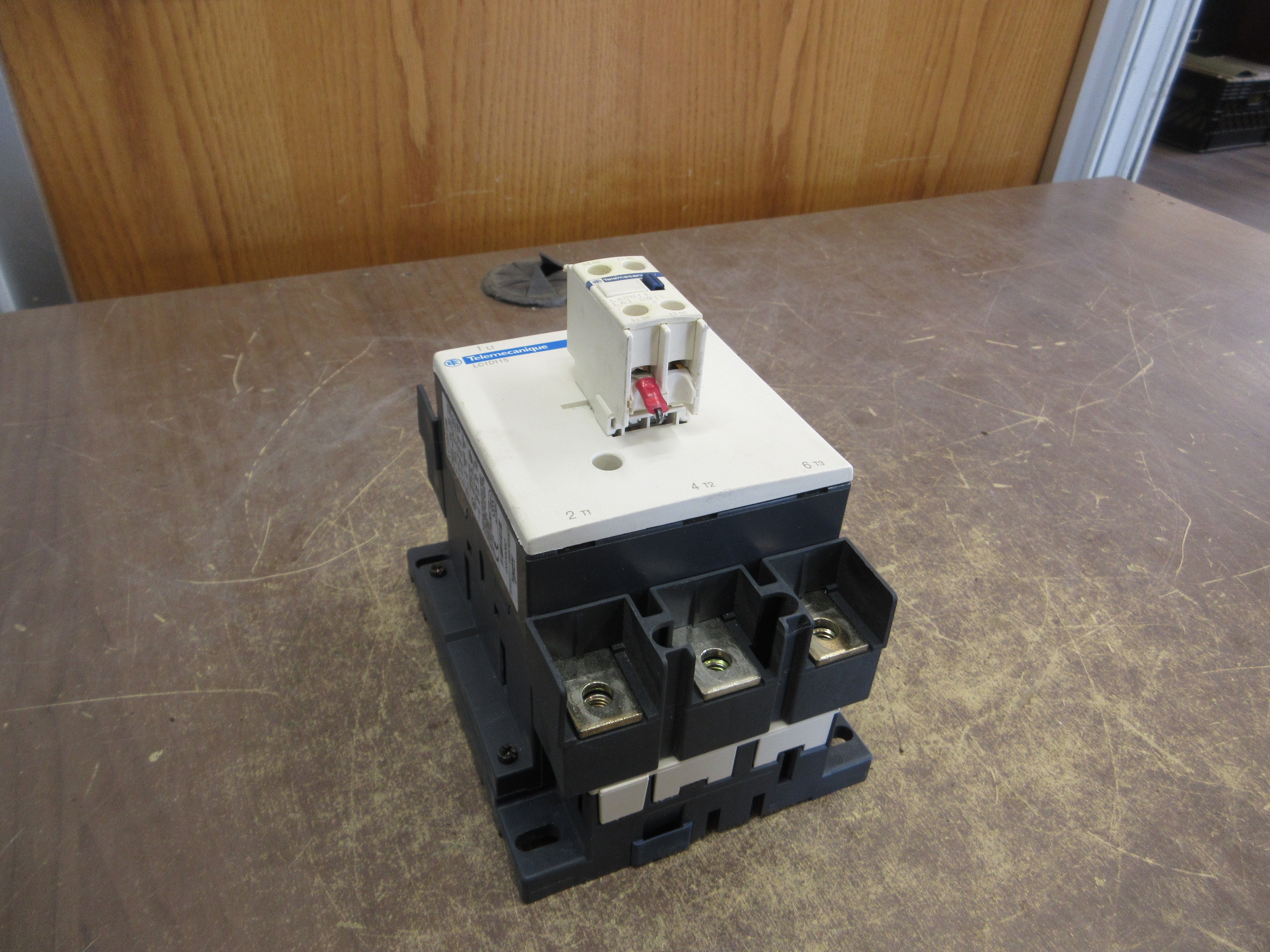 Telemecanique Contactor LC1D115 24V Coil 160A 600V (1) Aux Contact Block Used