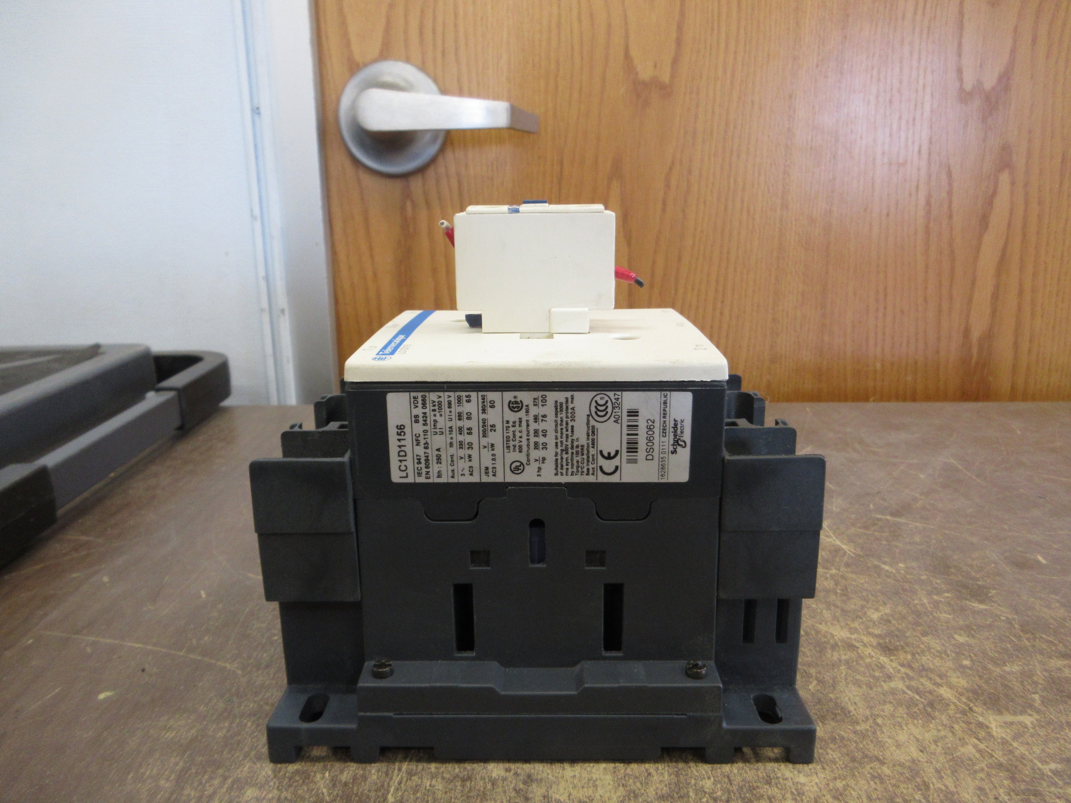Telemecanique Contactor LC1D115 24V Coil 160A 600V (1) Aux Contact Block Used