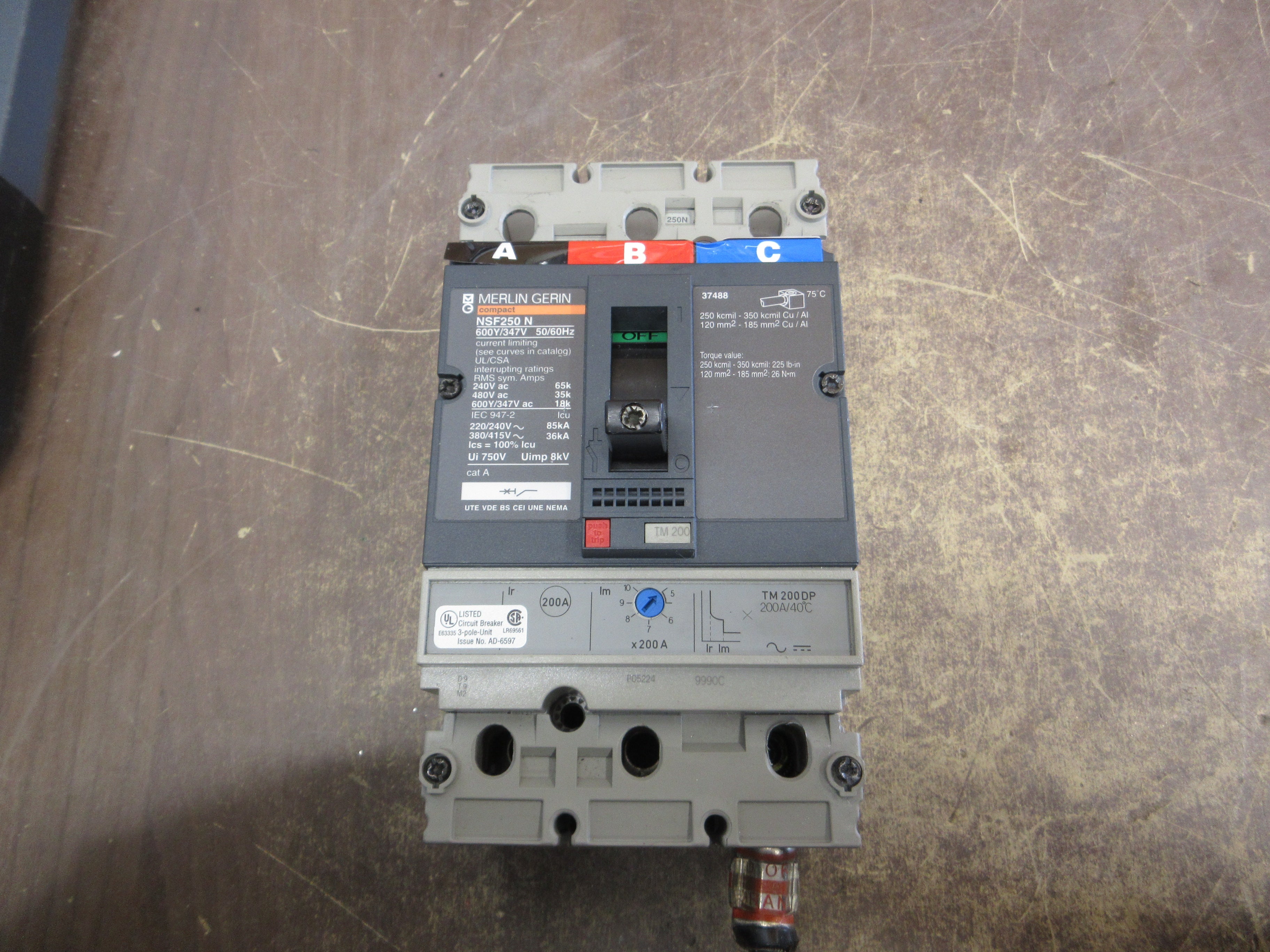 Merlin Gerin Circuit Breaker NSF250 N 200A 600V 3P *Cracked* Used