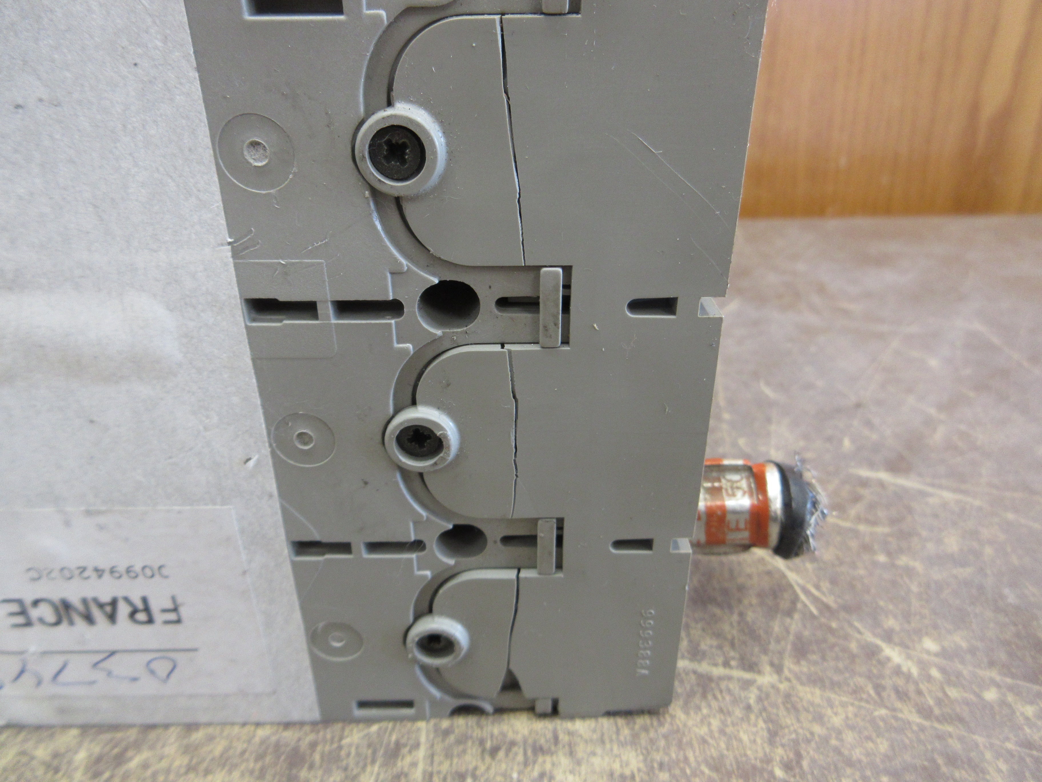 Merlin Gerin Circuit Breaker NSF250 N 200A 600V 3P *Cracked* Used