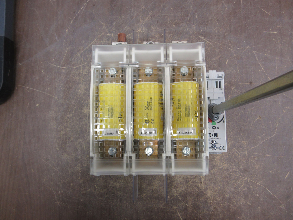 Eaton Fusible Disconnect Switch R9L3200FJ 200A 600V 3P (3) 150A Fuses Used