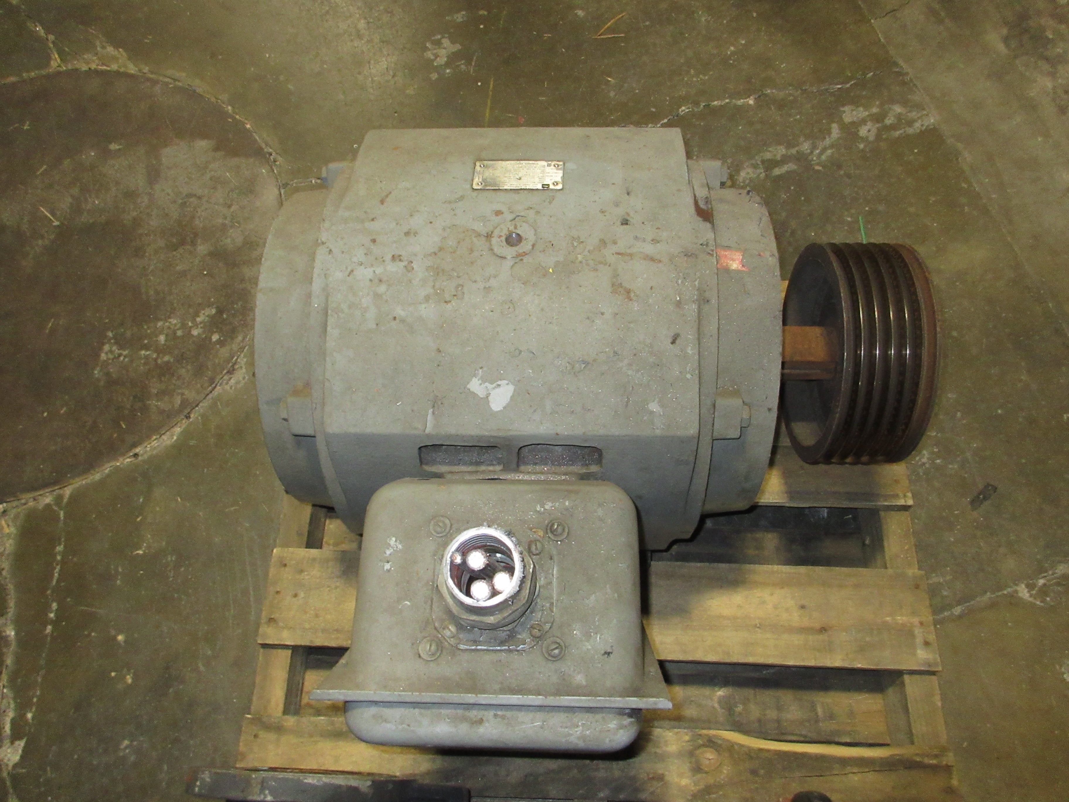 Toshiba Induction Motor B1004VGF3U4 100HP 1800RPM 230/460V 244/122A 4P 60Hz Used