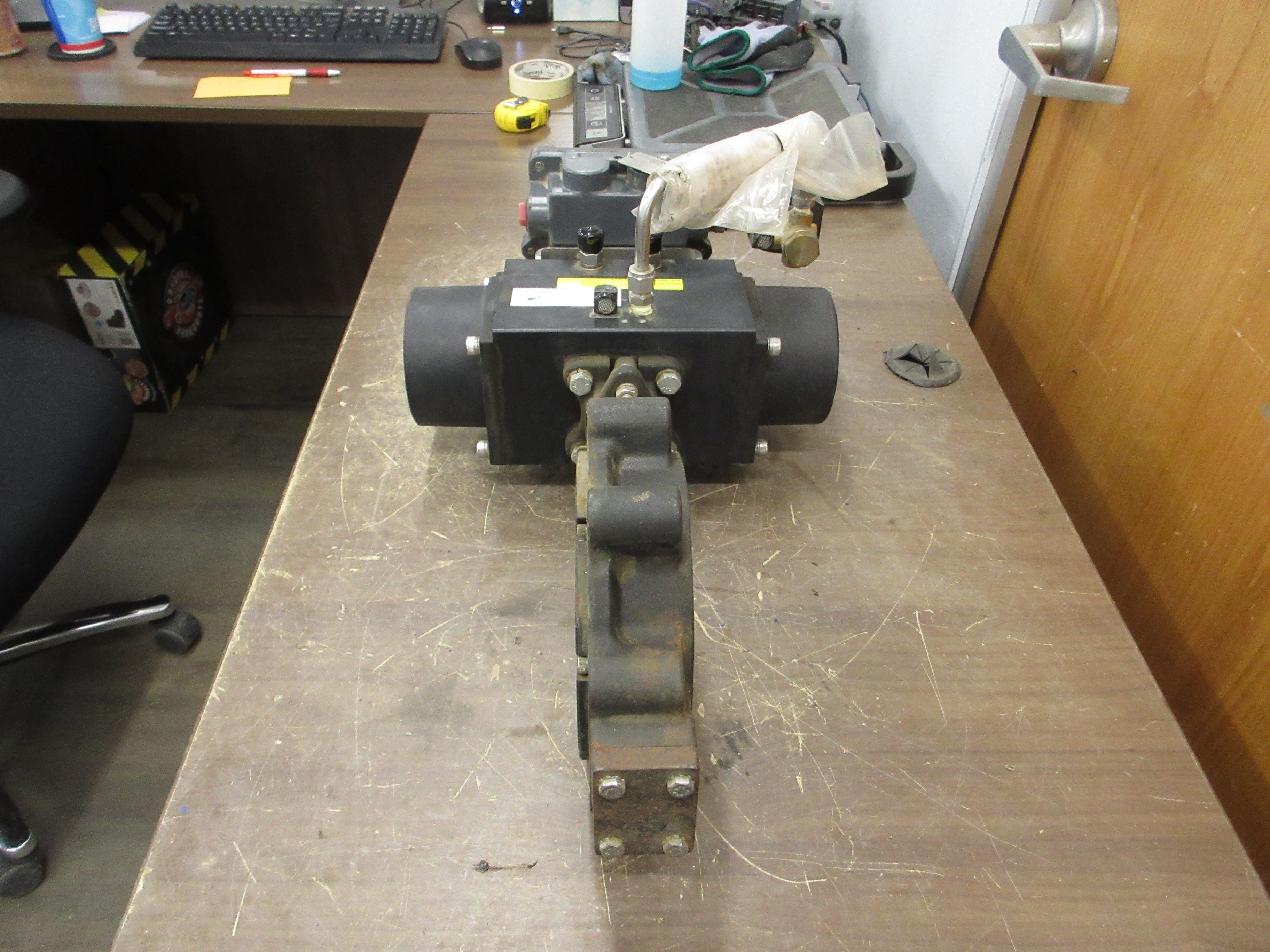 Keystone Actuated Valve w/ Positioner 36-0100L0A100A1-CAS00KBR1PFSAKB Size: 4"