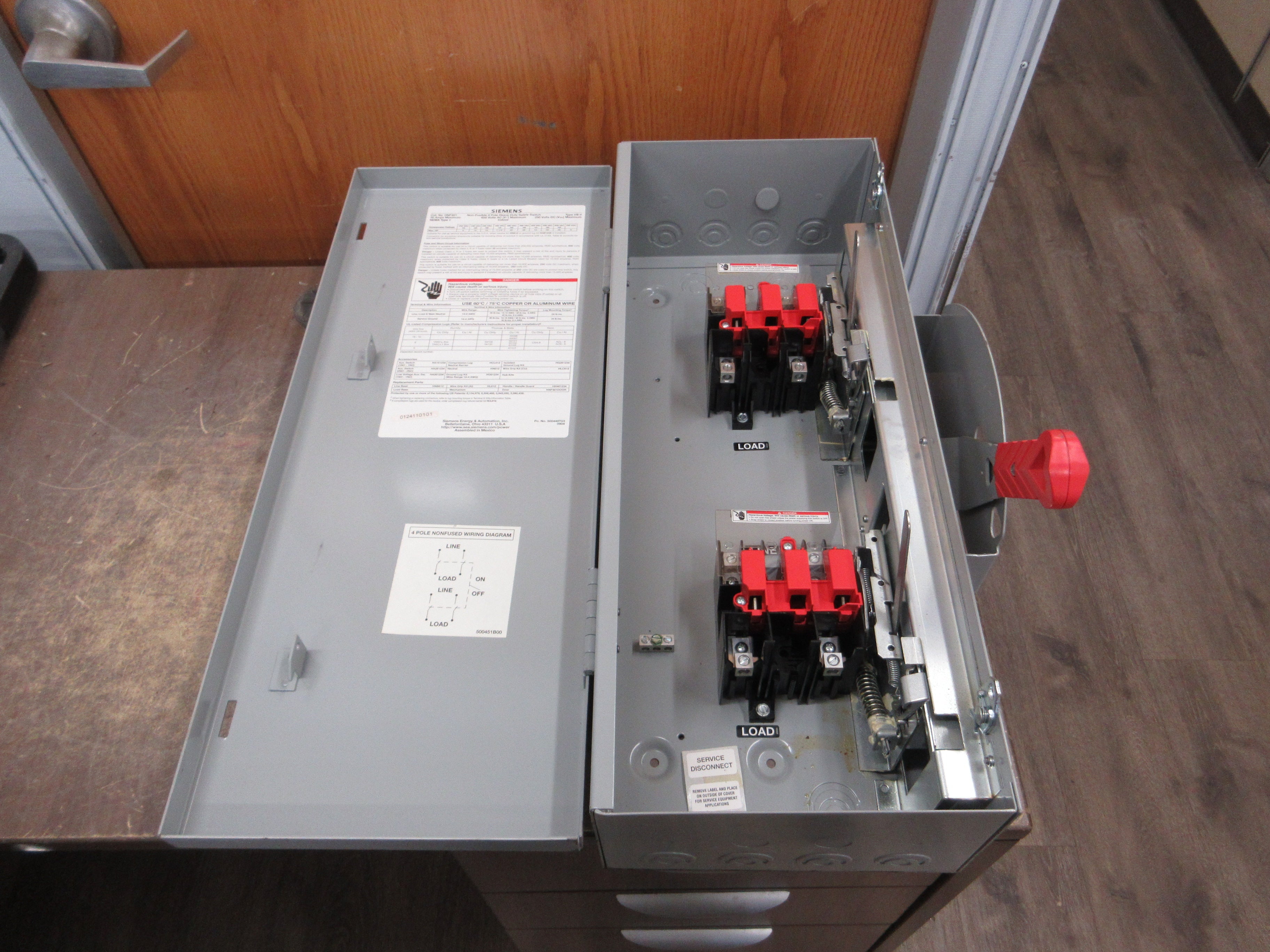 Siemens Non-Fusible Safety Switch / Disconnect HNF461 30A 600V 4P Used