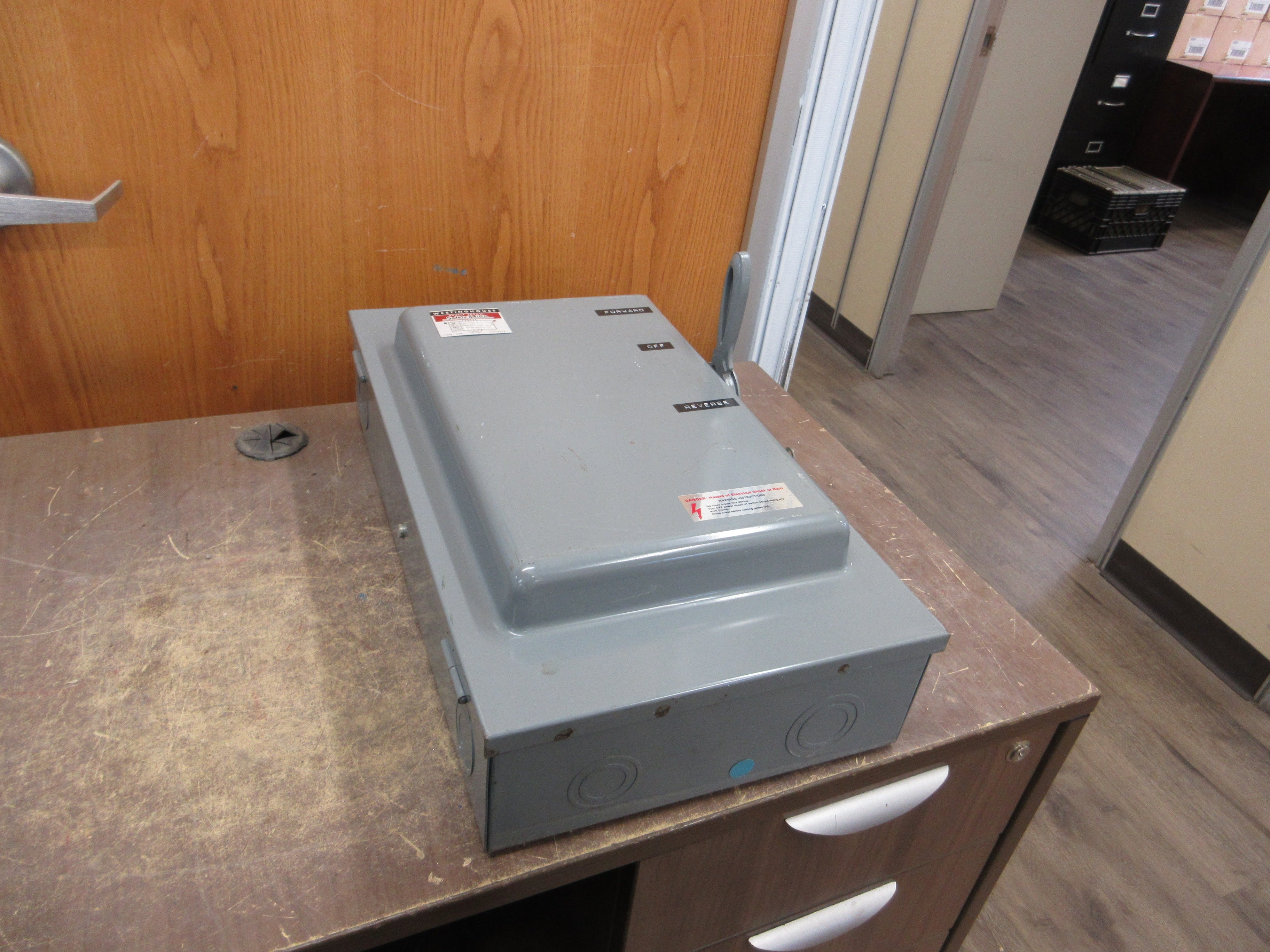 Westinghouse Non-Fusible Safety Switch / Disconnect XU362 60A 600V 3P Used