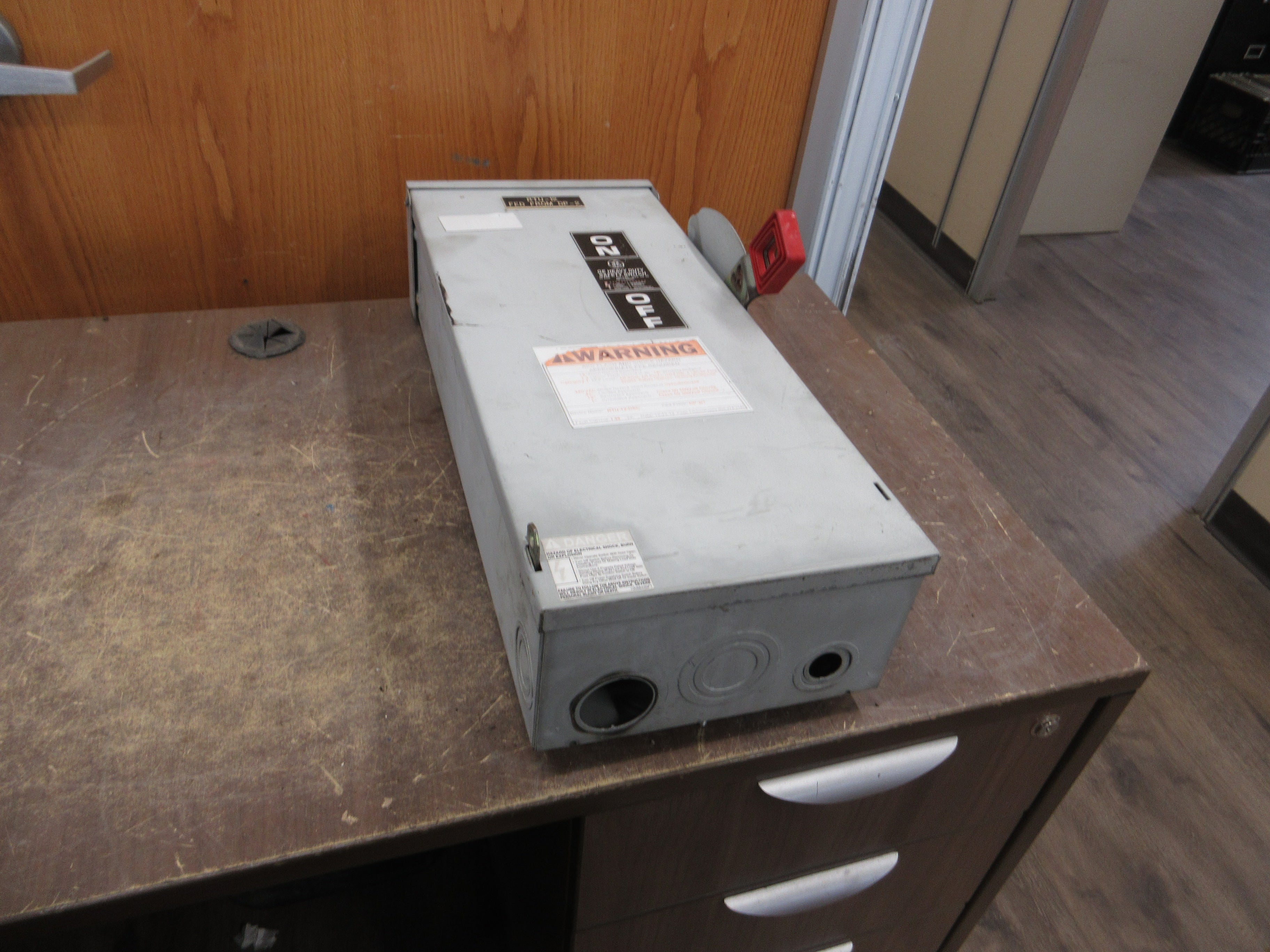 GE Fusible 3R Safety Switch / Disconnect TH3362R Mod. 10 60A 600V 3P Used