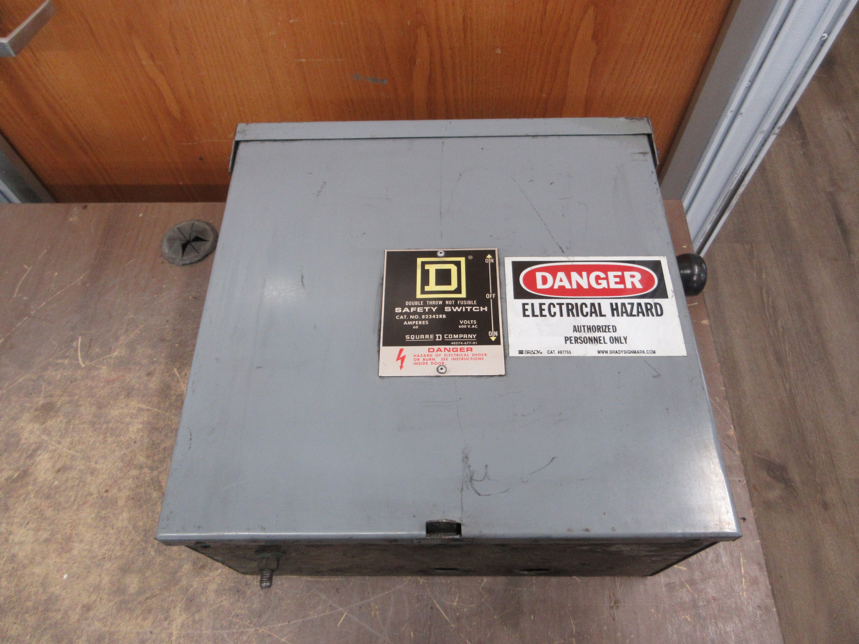 Square D Non-Fusible 3R Safety Switch / Disconnect 82342RB 60A 600V 3P Double-Throw Used