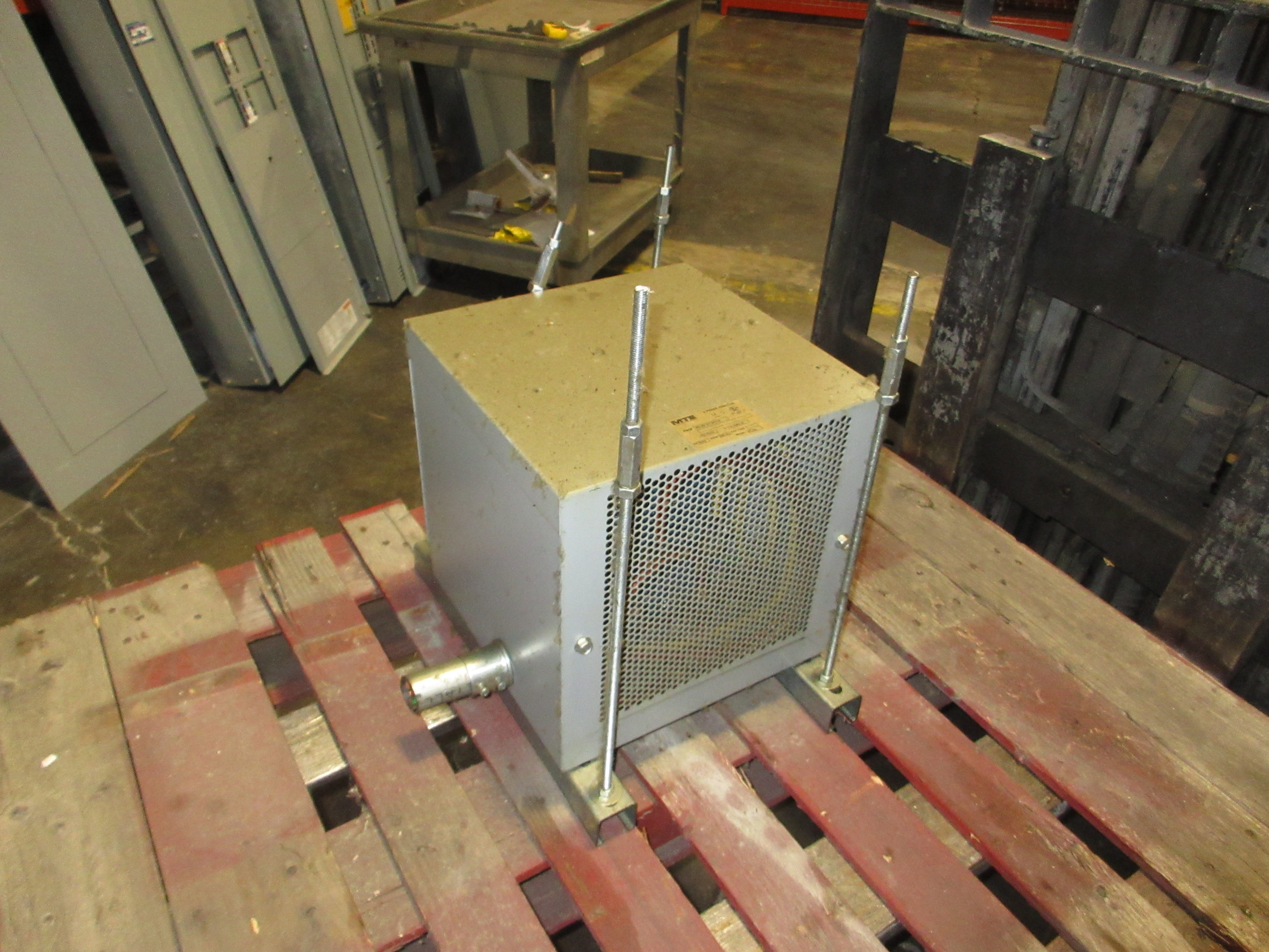 MTE 3Ph Reactor RLW-013013 0.18mH 130A 600V 50/60Hz Type 1 Enclosure Used