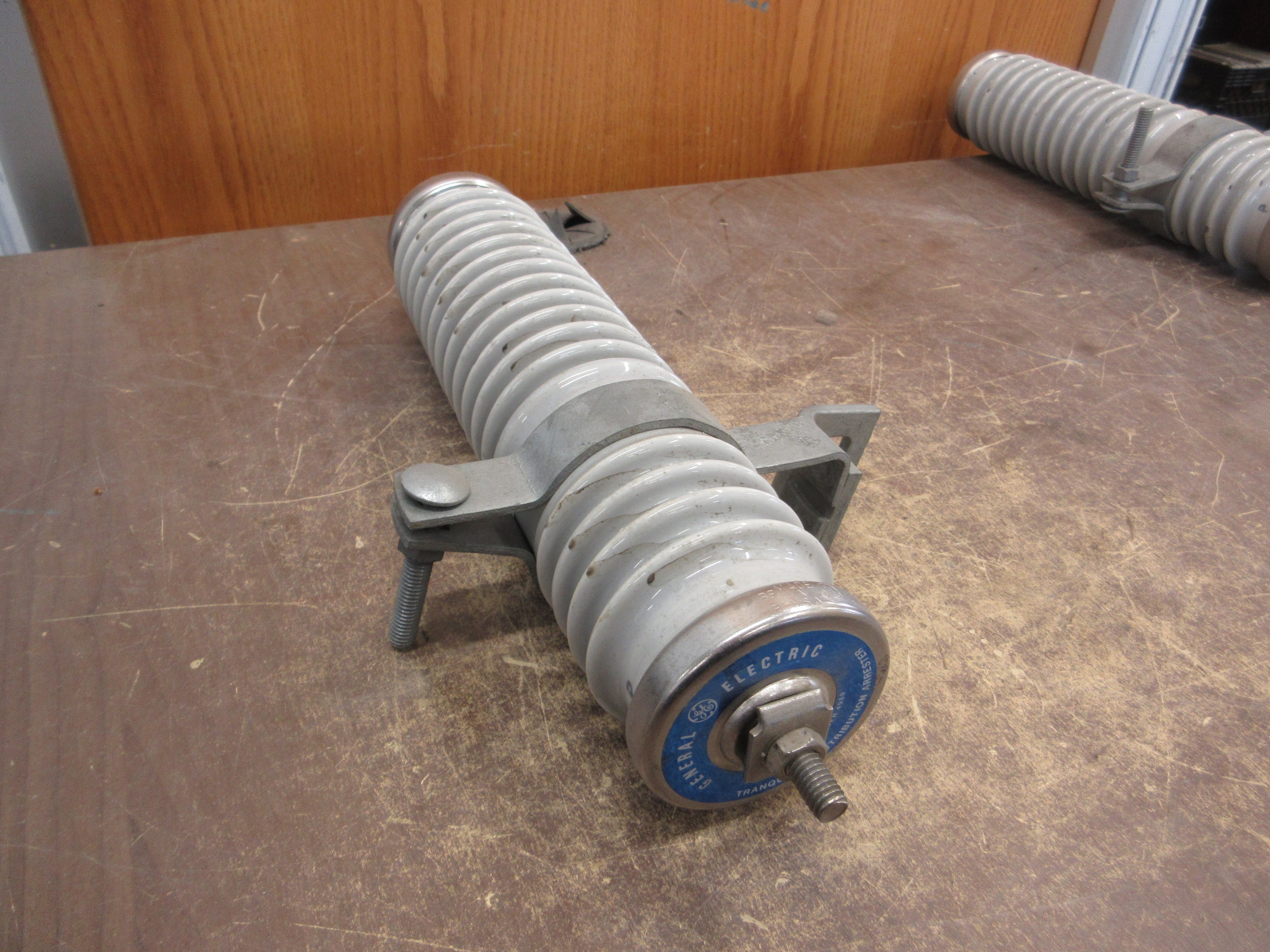 GE Tranquell Distribution Arrester 9L24FAX015 15kV Used