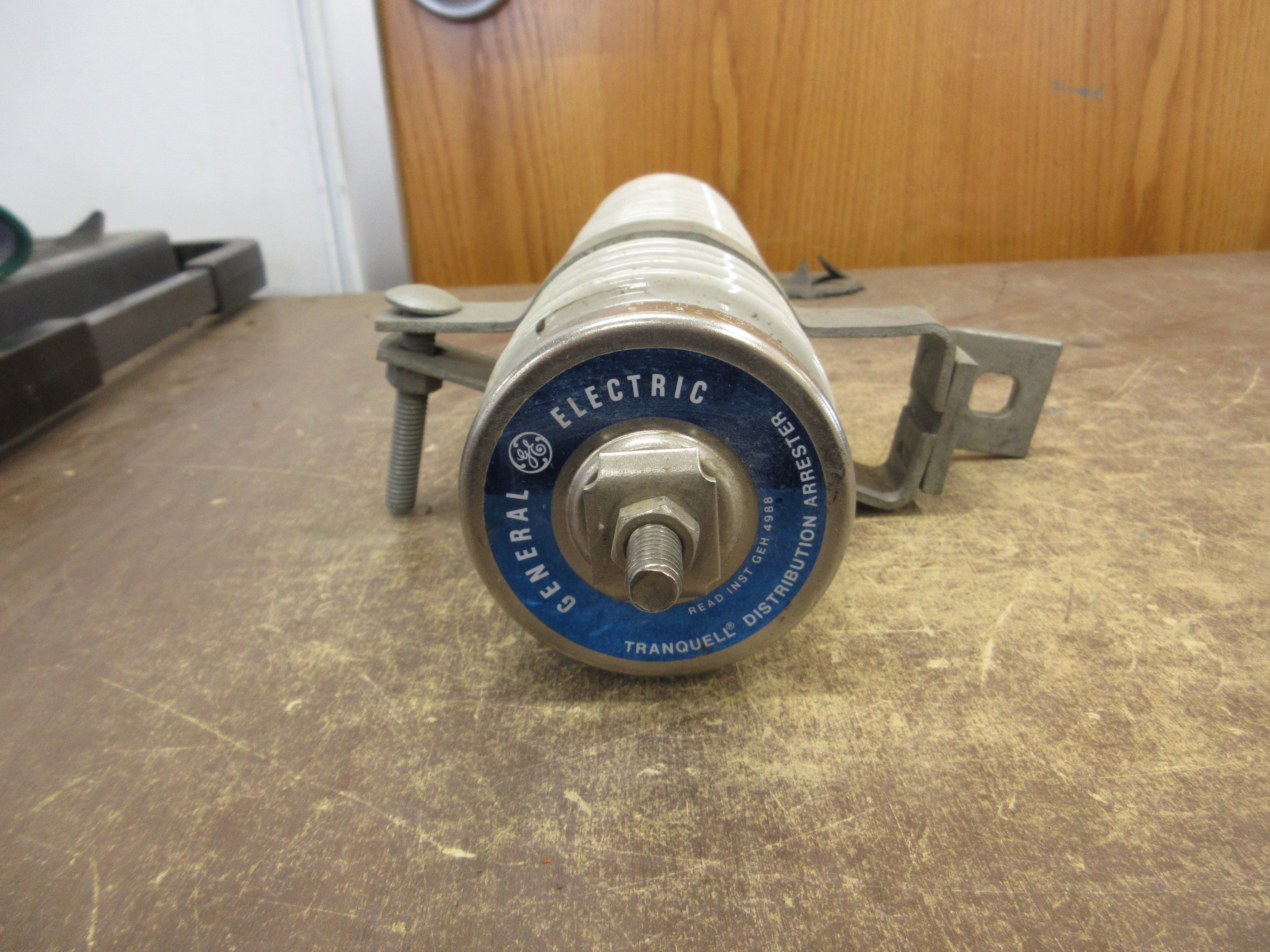 GE Tranquell Distribution Arrester 9L24FAX015 15kV Used