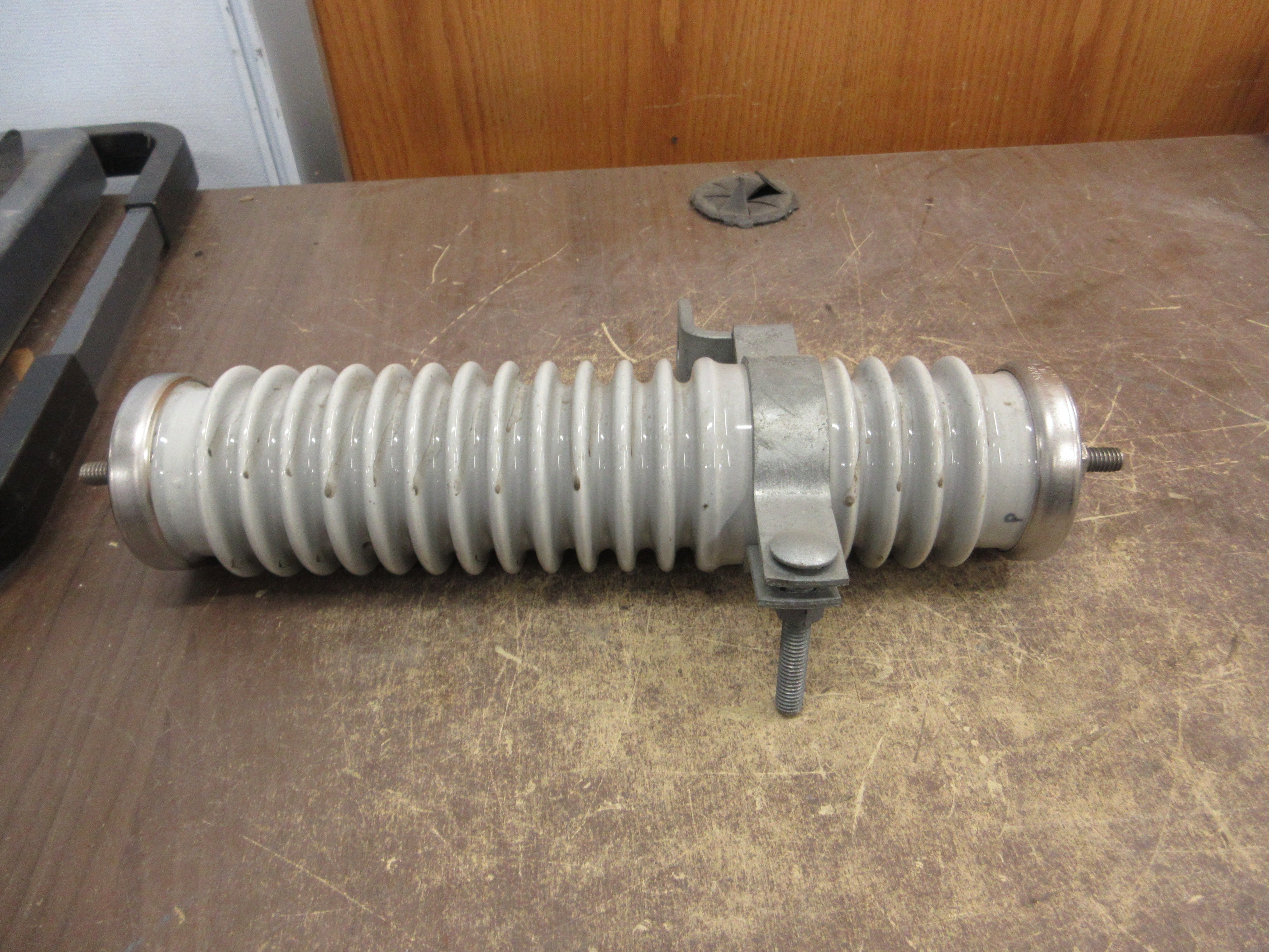 GE Tranquell Distribution Arrester 9L24FAX015 15kV Used