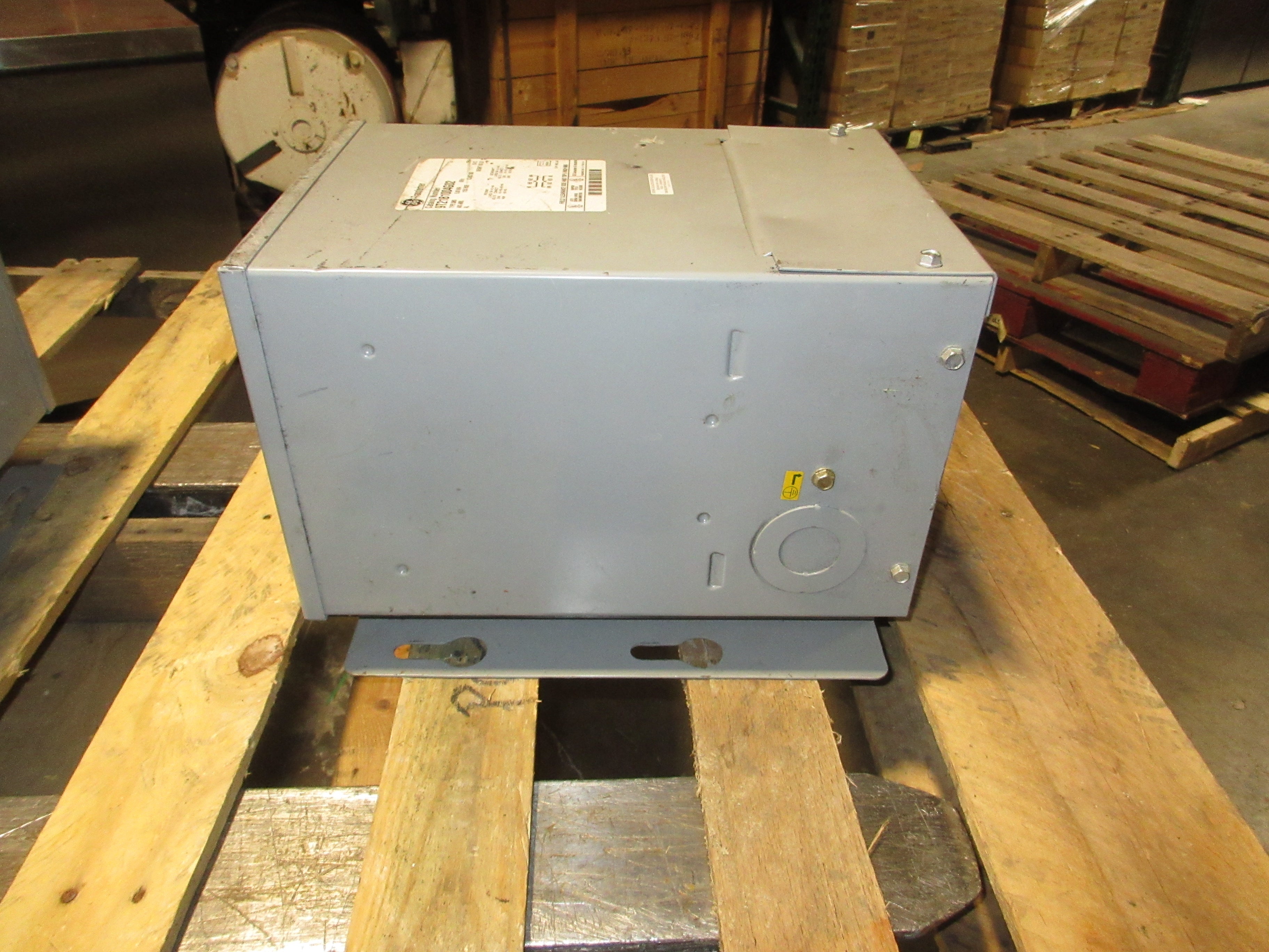 GE Type QMS 3R Transformer 9T21B1004G02 5kVA Pri: 240/480V Sec: 120/240V 60Hz