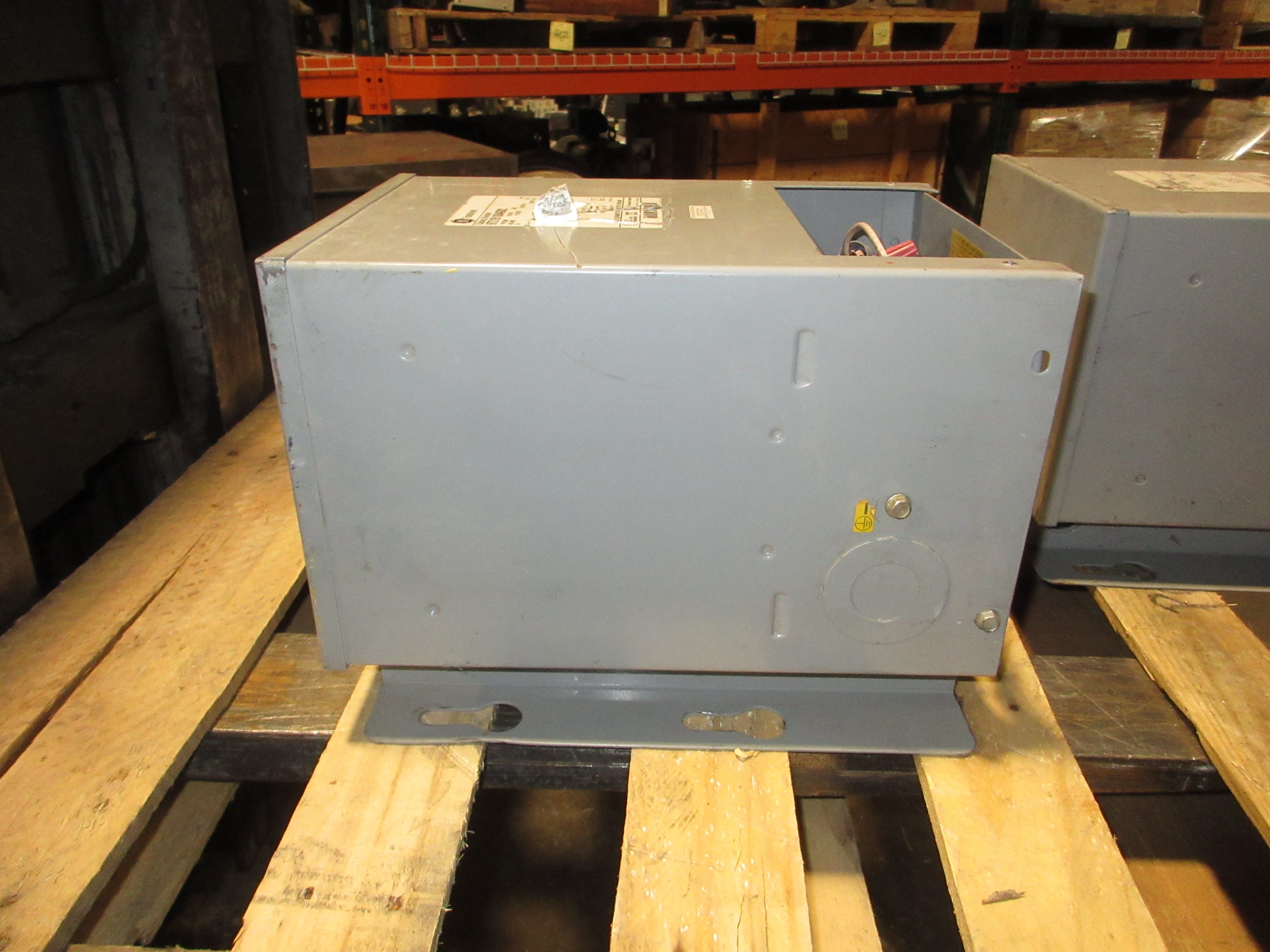GE Type QMS 3R Transformer 9T21B1004G02 5kVA Pri: 240/480V Sec: 120/240V 1Ph