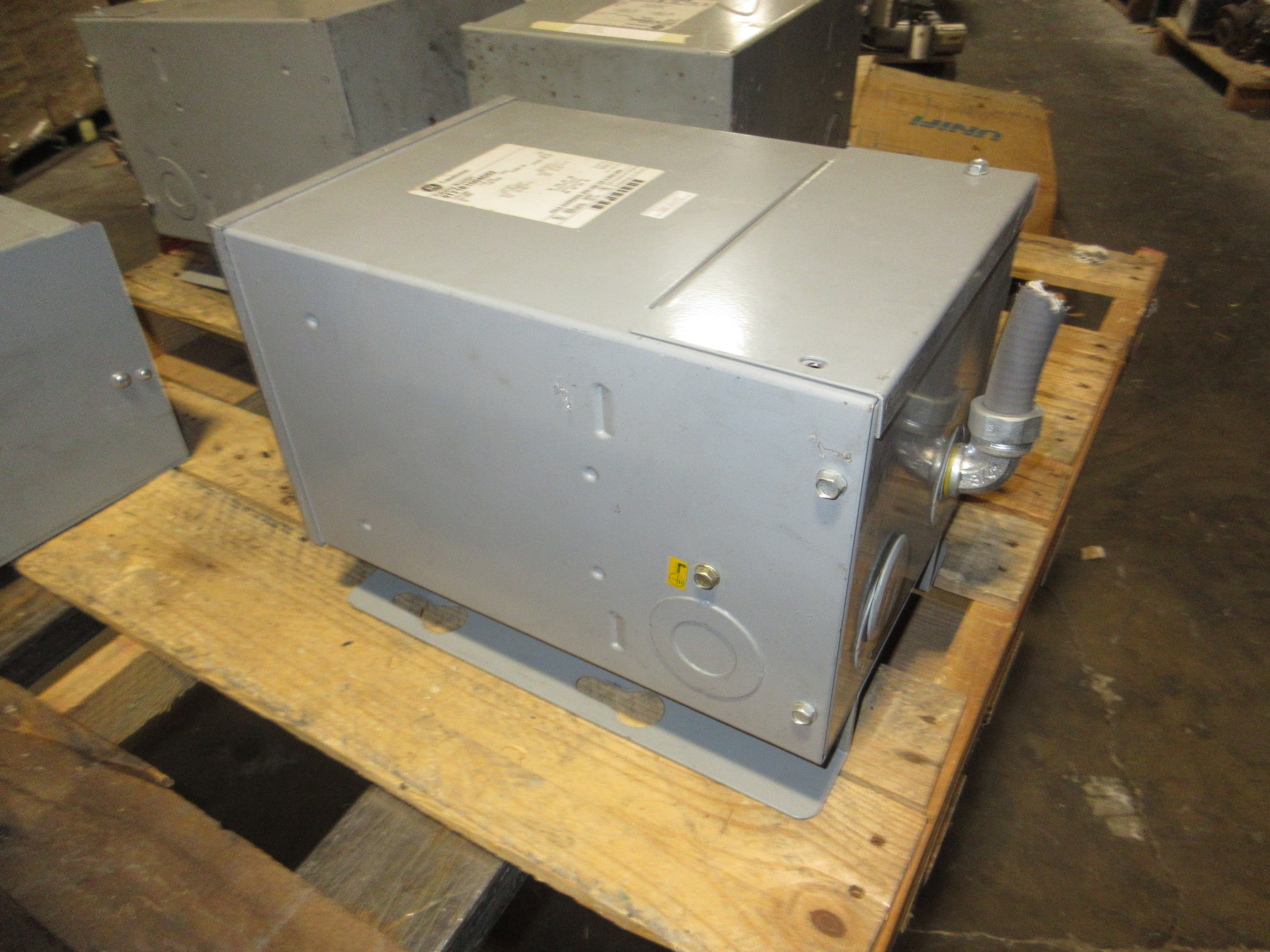 GE Type QMS 3R Transformer 9T21B1004G02 5kVA Pri: 240/480V Sec: 120/240V 1Ph