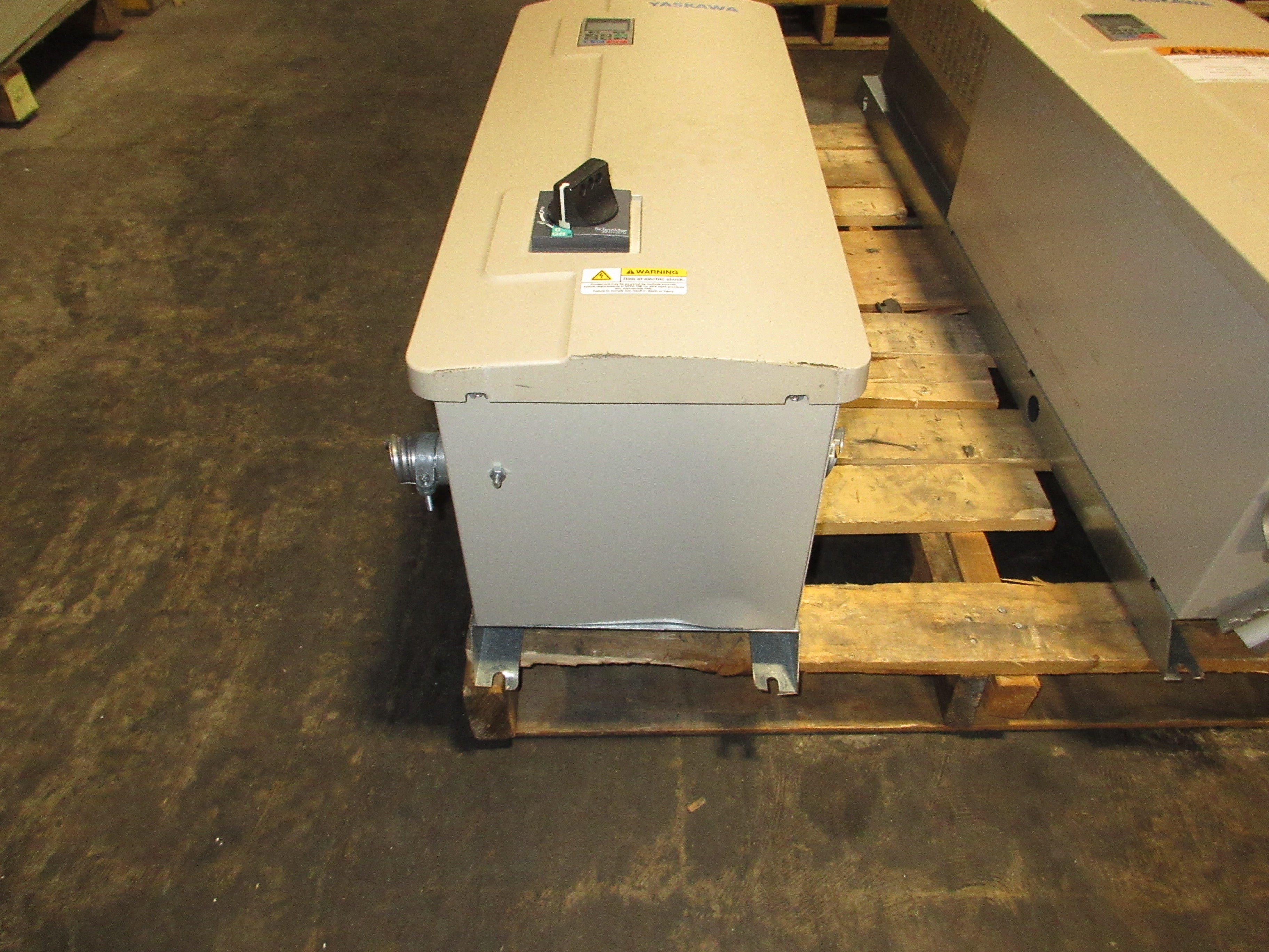 Yaskawa Z1000 AC Drive w/ Bypass Z1B1B065PMB 50HP 3Ph w/ Keypad Used