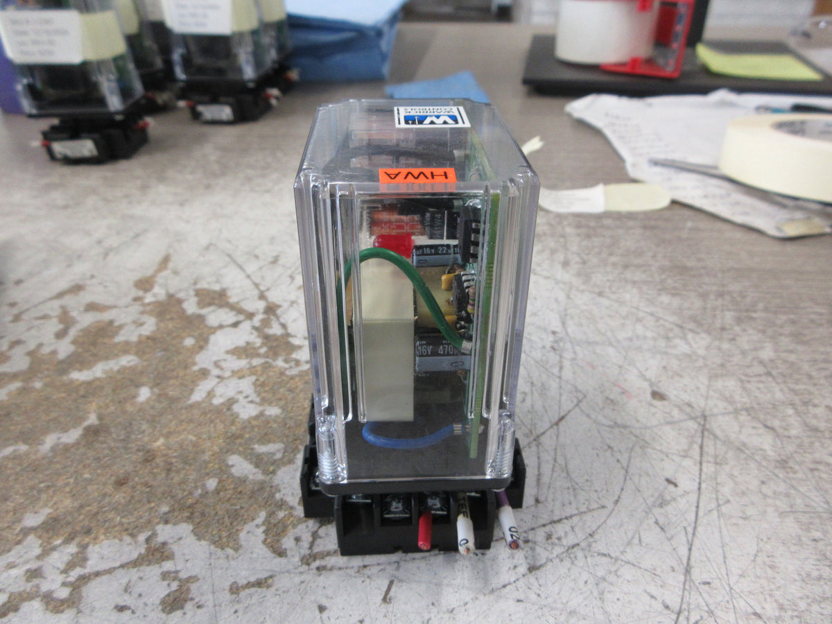 Warrick Controls Liquid Level Relay 16DMB1B0 120V 50/60Hz 4.4VA w/ Base Used