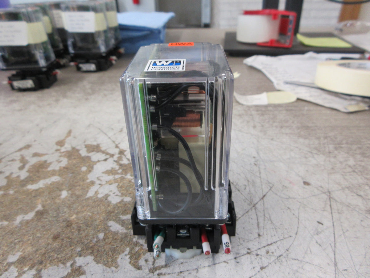 Warrick Controls Liquid Level Relay 16DMB1B0 120V 50/60Hz 4.4VA w/ Base Used