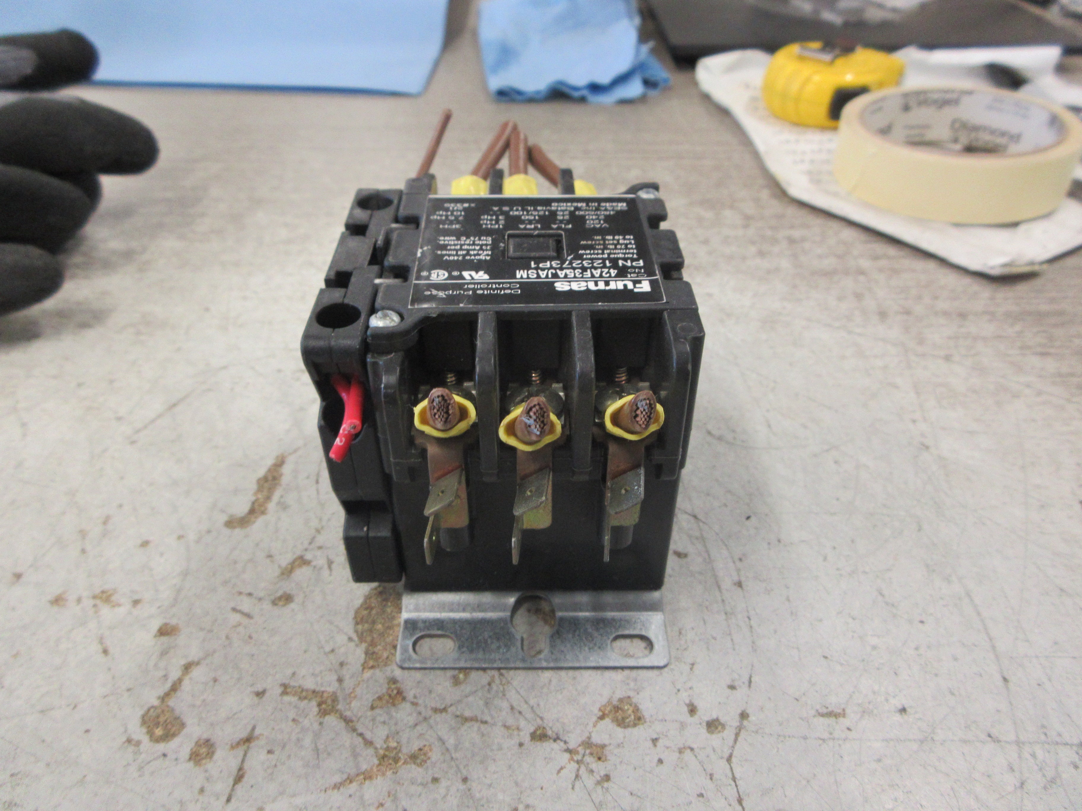 Furnas Definite Purpose Contactor 42AF35AJASM 24V Coil 25A 600V Used
