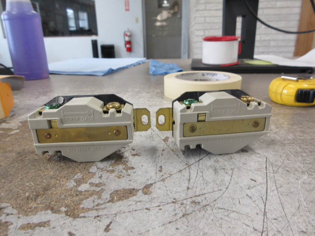 Hubbell Twist-Lock Receptacle HBL2310 20A 125V 2P 3W Nema L5-20R *Lot of 2*