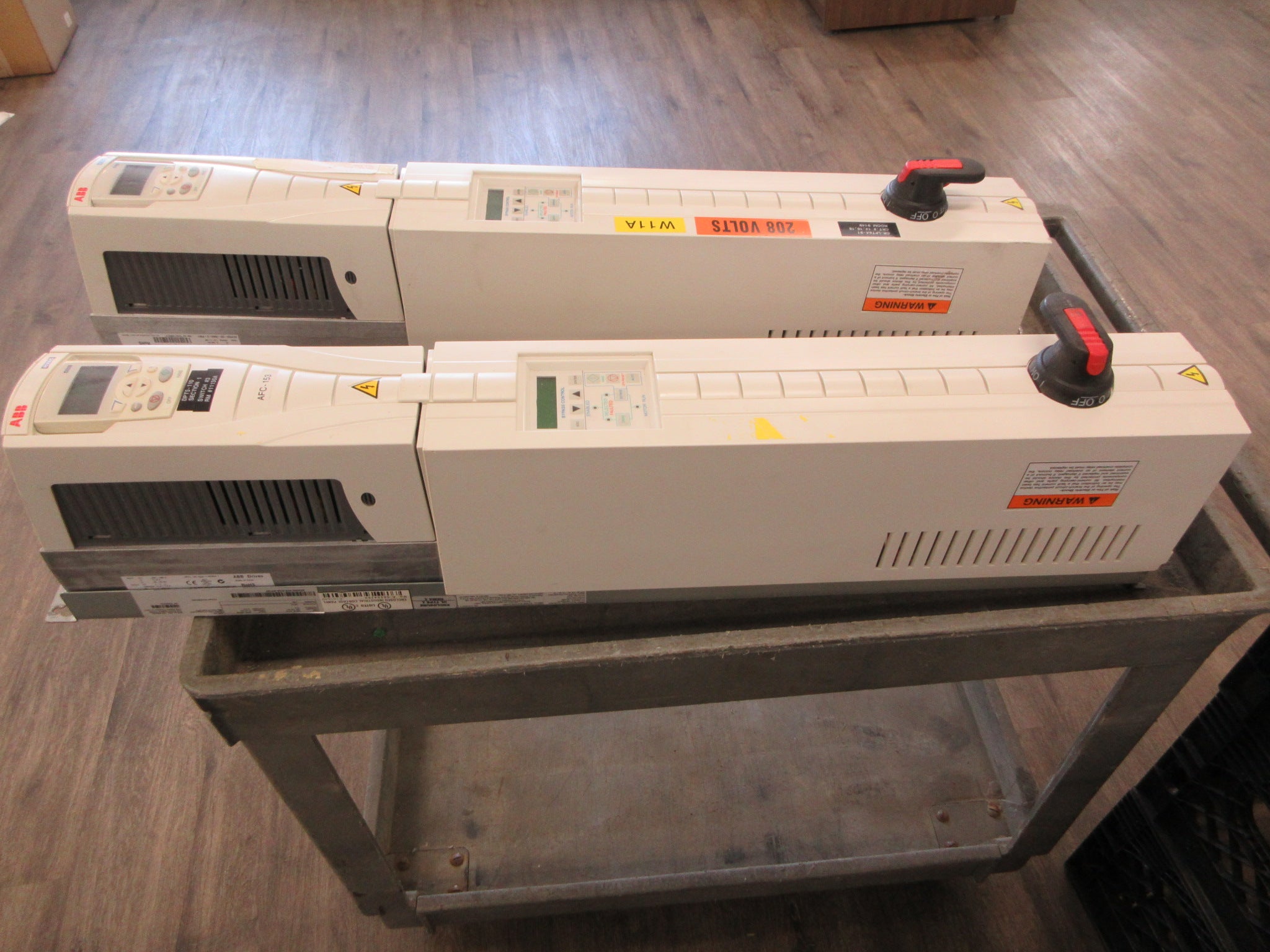 ABB ACH550 AC Drive w/ Bypass ACH550-VCR-012A-2+F267 3HP 3Ph w/ Keypad Used
