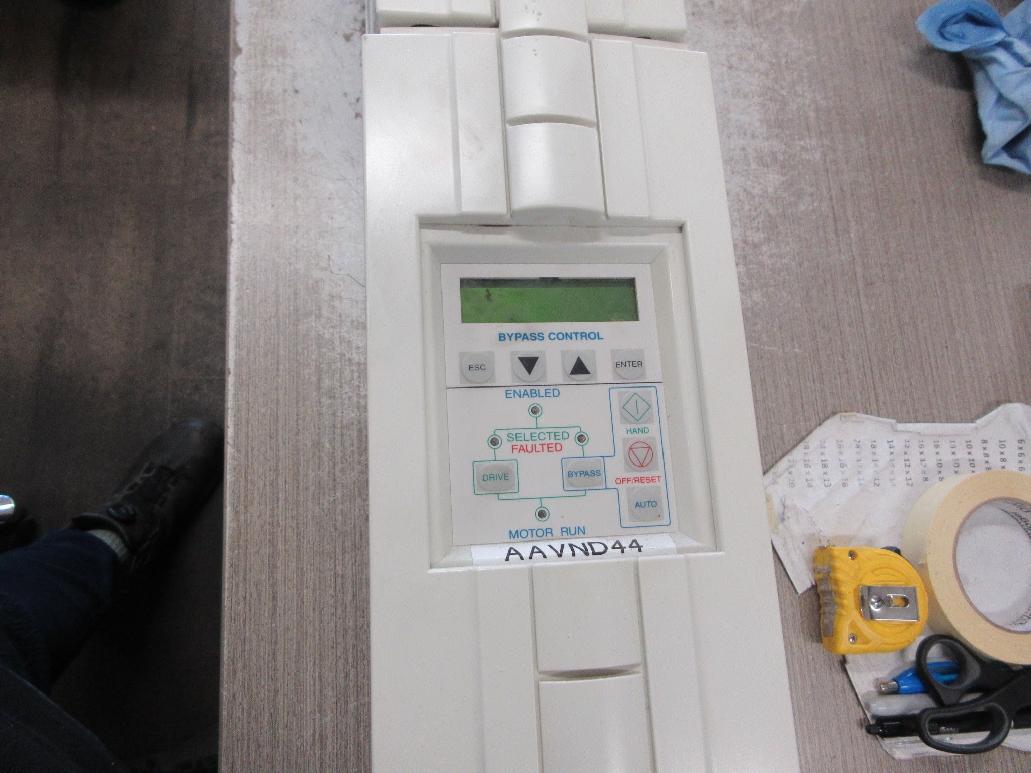 ABB ACH550 AC Drive w/ Bypass ACH550-VCR-012A-2+F267 3HP 3Ph w/ Keypad Used