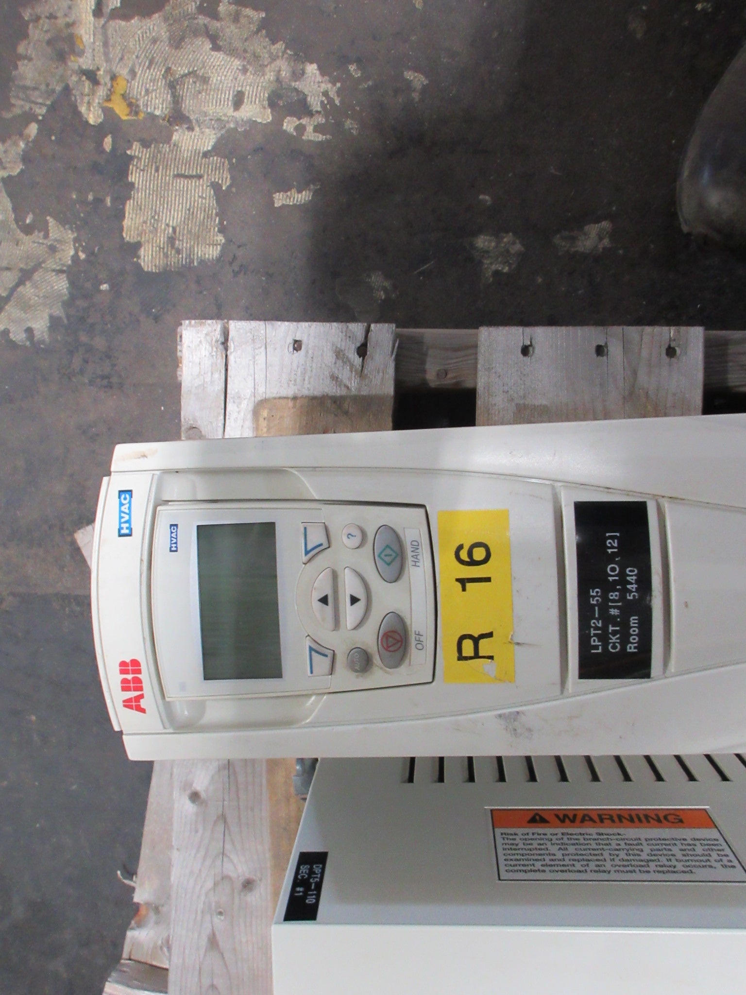 ABB ACH550 AC Drive w/ Bypass ACH550-VD-024A-2+F267 7.5HP 3Ph w/ Keypad Used