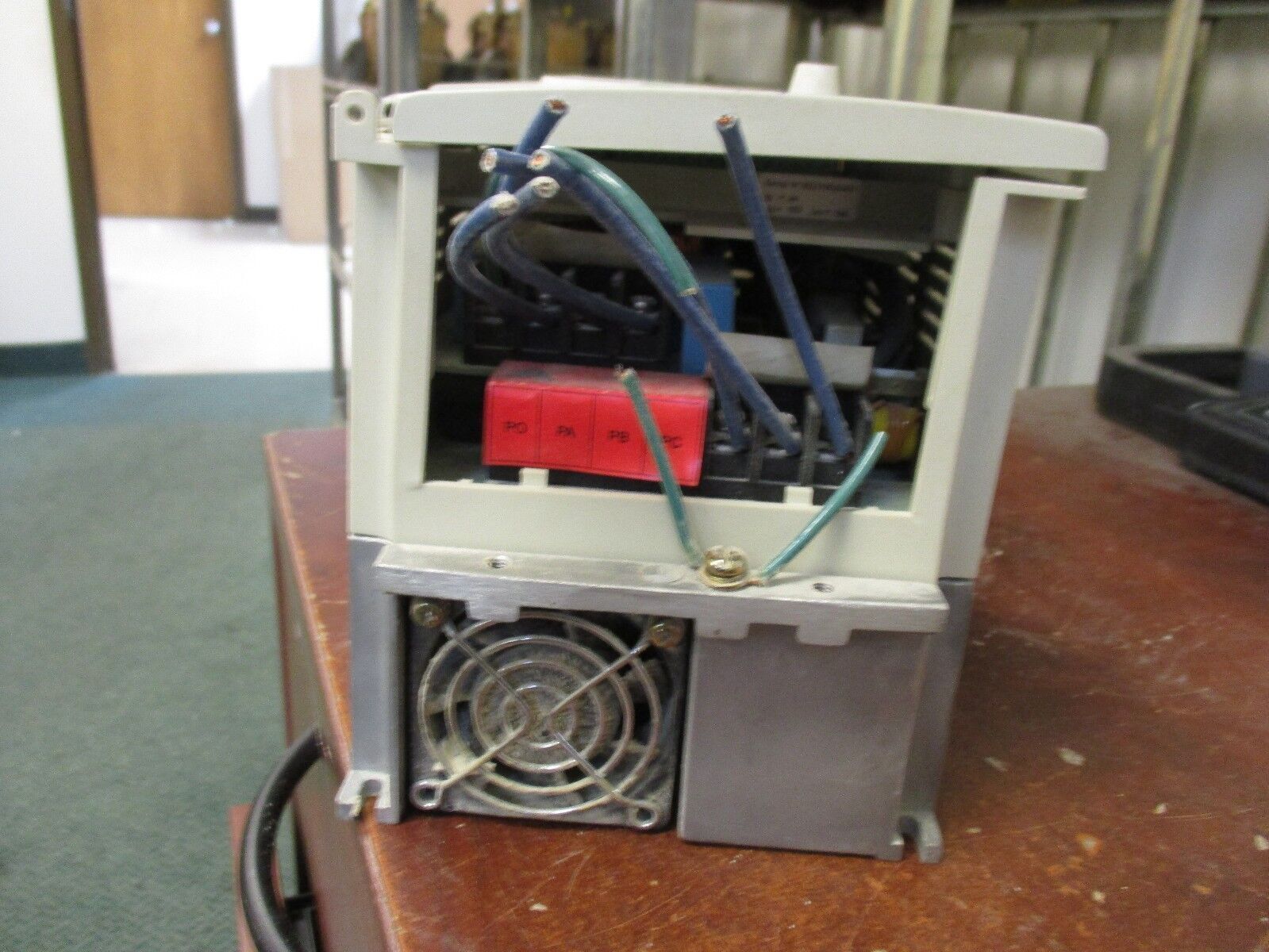 Toshiba VF Series AC Drive VFS9-4022PL-WN(1) 3Hp "Cracked Cover" Used