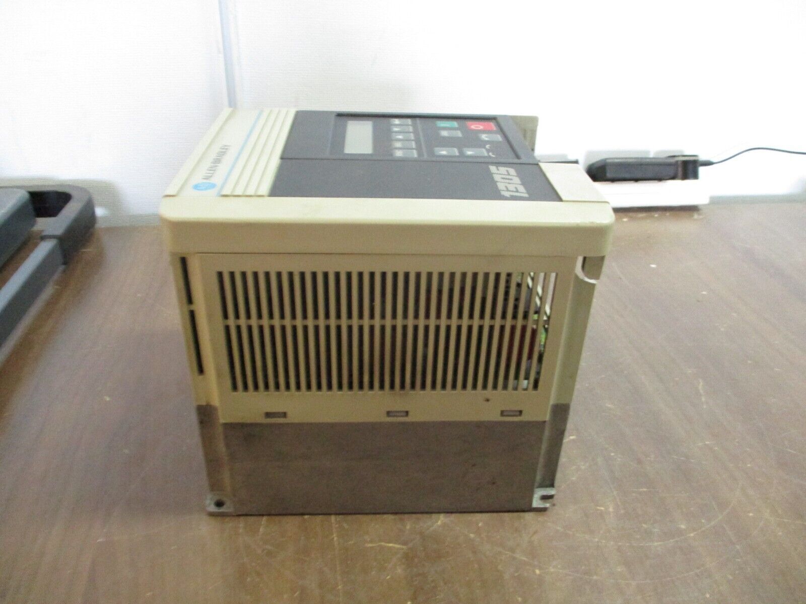 Allen-Bradley AC Drive 1305-BA03A *Broken Cover* Used