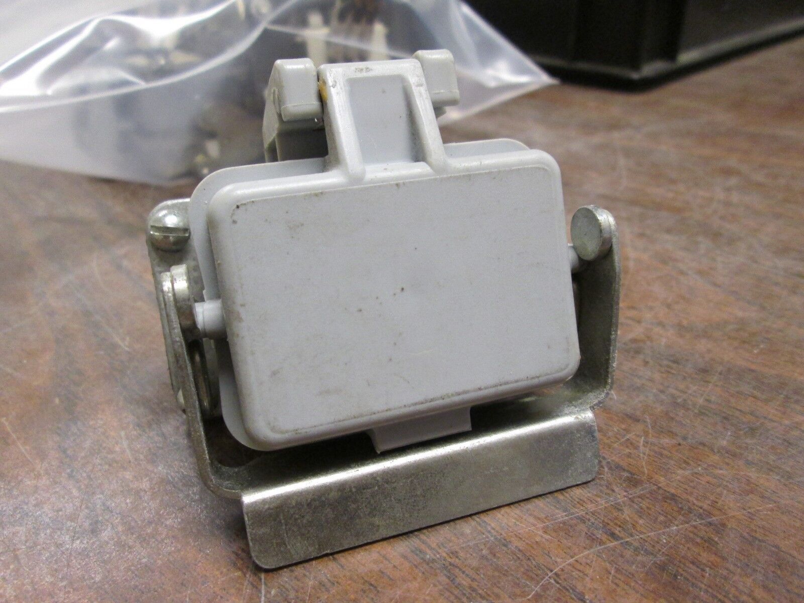 Thomas & Betts 6 Pin Connector 16A 380V Lot of 6 Used