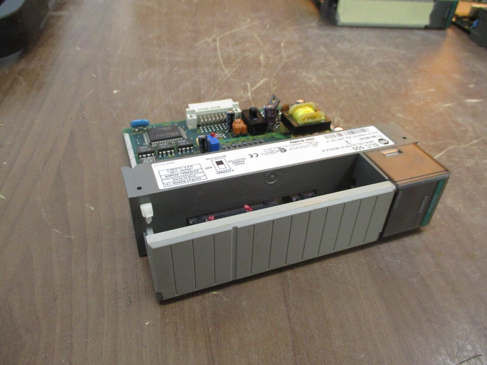 Allen-Bradley SLC500 Analog Output Module 1746-NO4I Ser. A Used