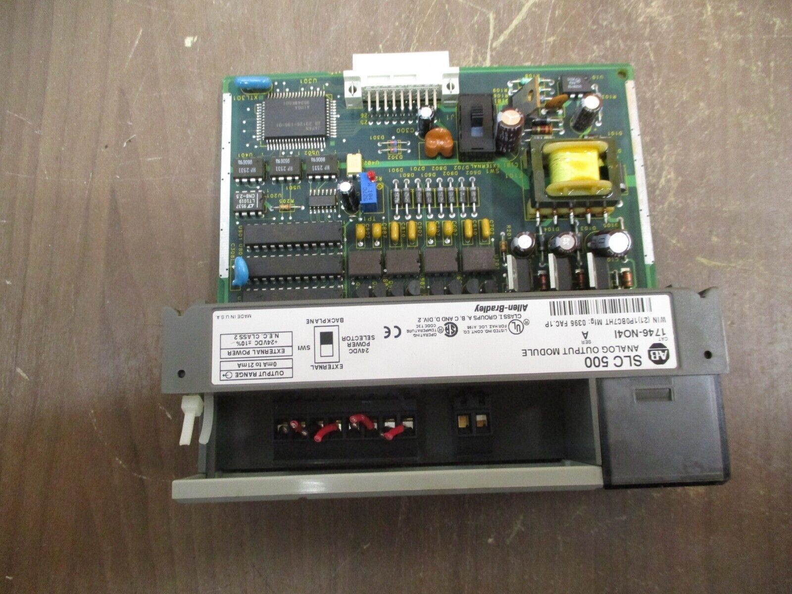 Allen-Bradley SLC500 Analog Output Module 1746-NO4I Ser. A Used