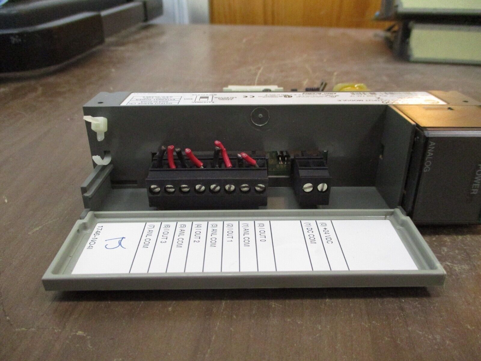 Allen-Bradley SLC500 Analog Output Module 1746-NO4I Ser. A Used