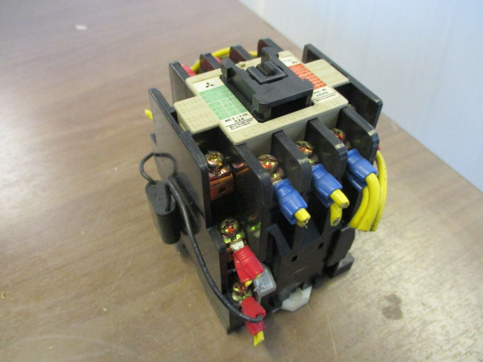 Mitsubishi Contactor S-K21 220V Coil 20A Used