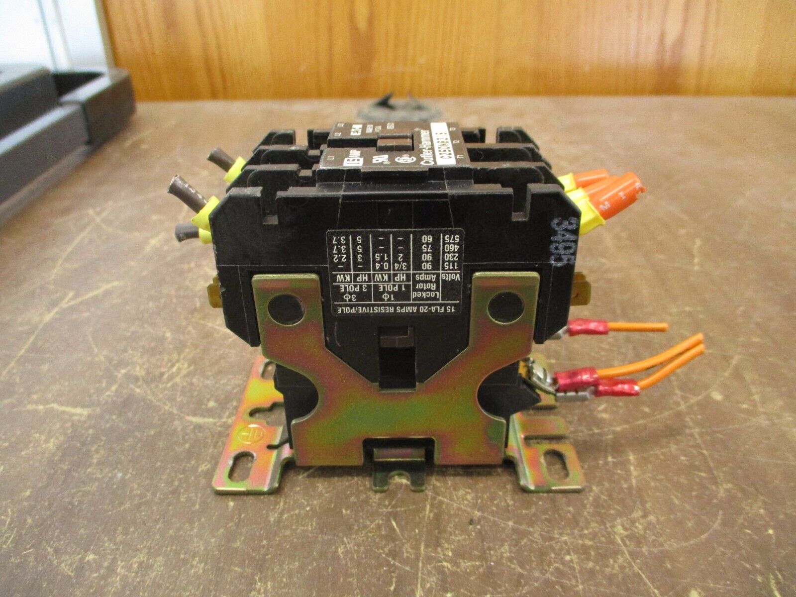 Cutler-Hammer Contactor C25DNB315 24V Coil 15A 575V Used