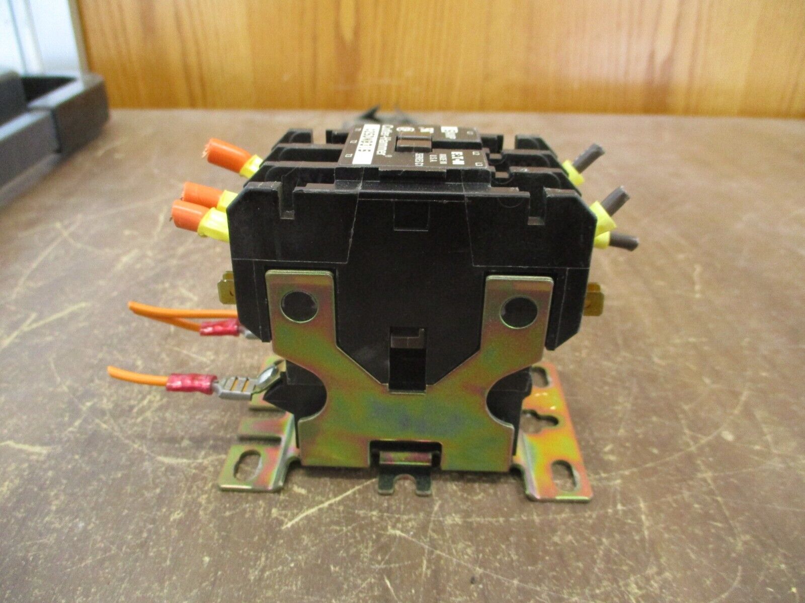 Cutler-Hammer Contactor C25DNB315 24V Coil 15A 575V Used