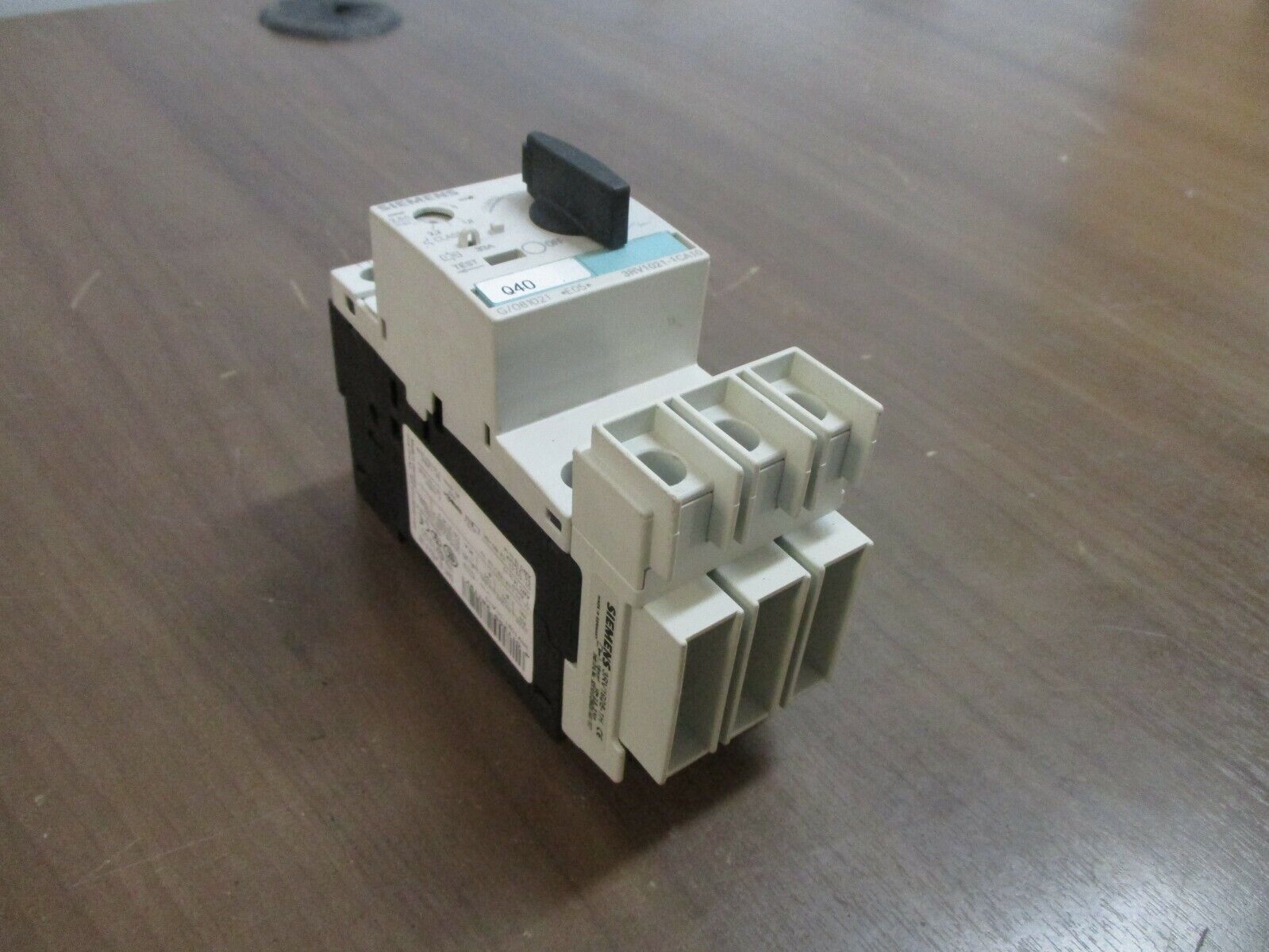 Siemens Sirius Motor Protector 3RV1021-1CA10 Trip: 1.8-2.5A Used