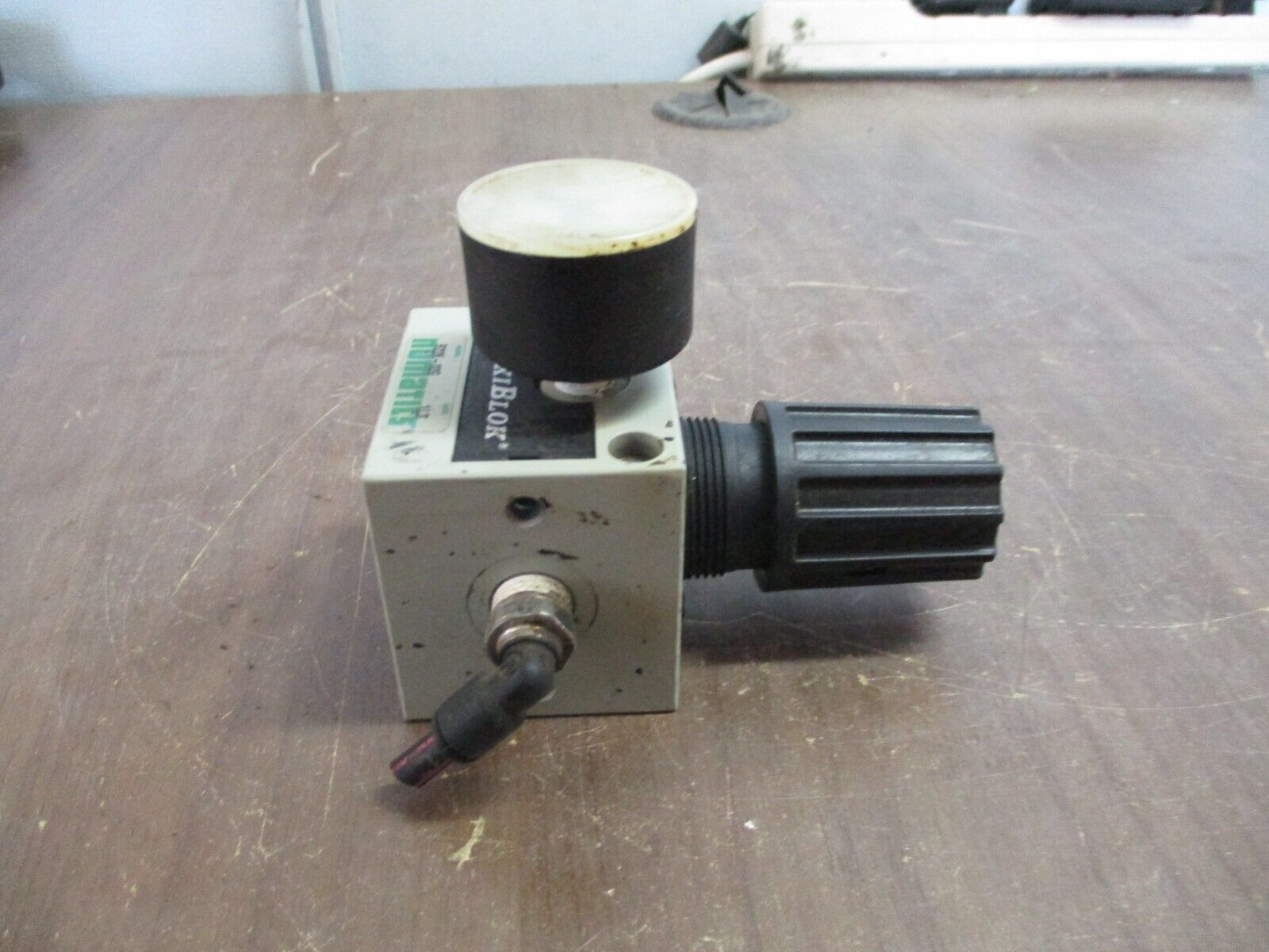 Numatics Flexiblok Pneumatic Regulator Valve R22K-02G Used