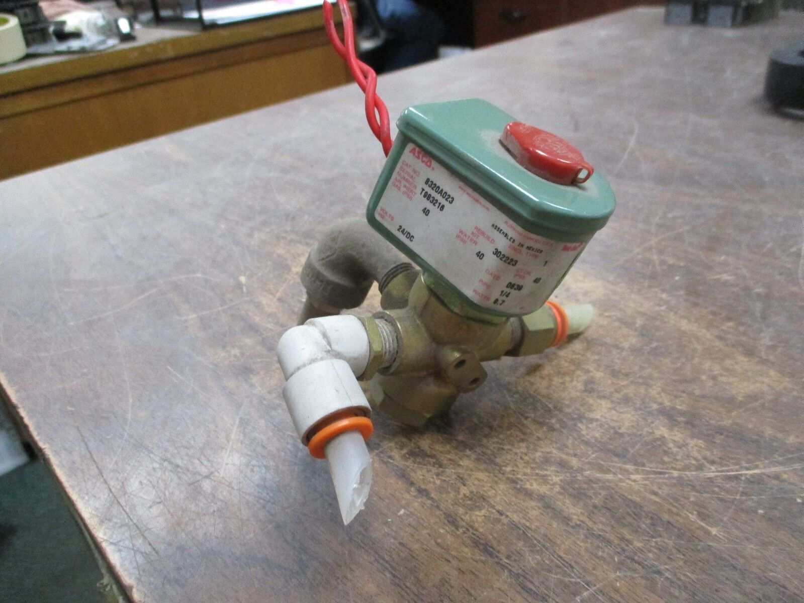 ASCO Red-Hat Solenoid Valve 8320A023 24VDC 40PSI Used