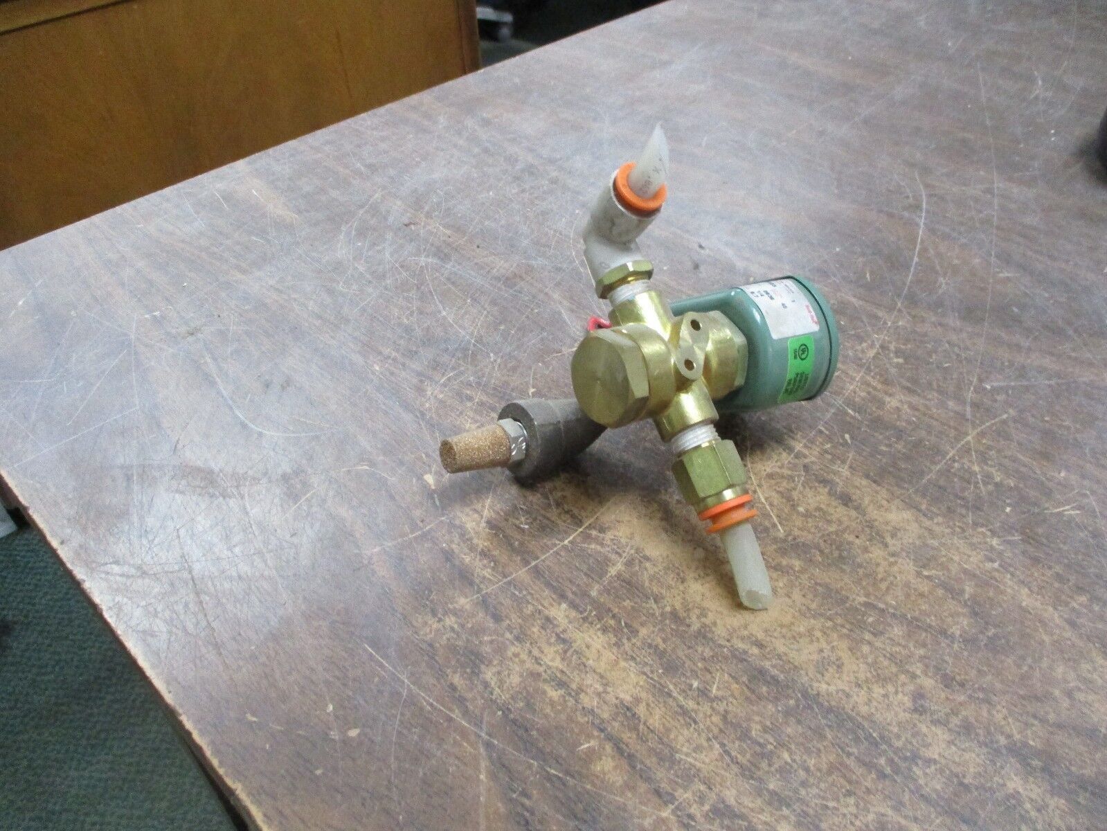 ASCO Red-Hat Solenoid Valve 8320A023 24VDC 40PSI Used