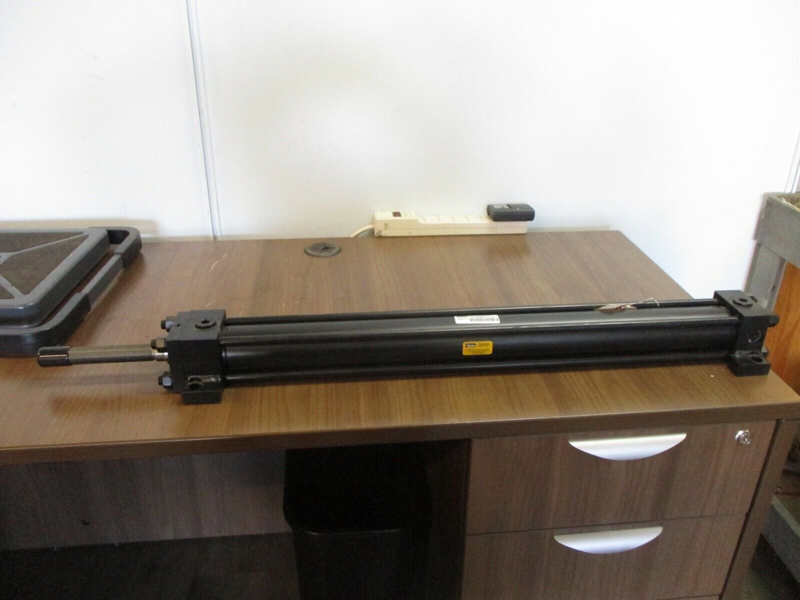 Parker Hydraulic Cylinder 1H2H0A00267498 Model: 2.00C2HHNAT1S13AC25.000 3000PSI