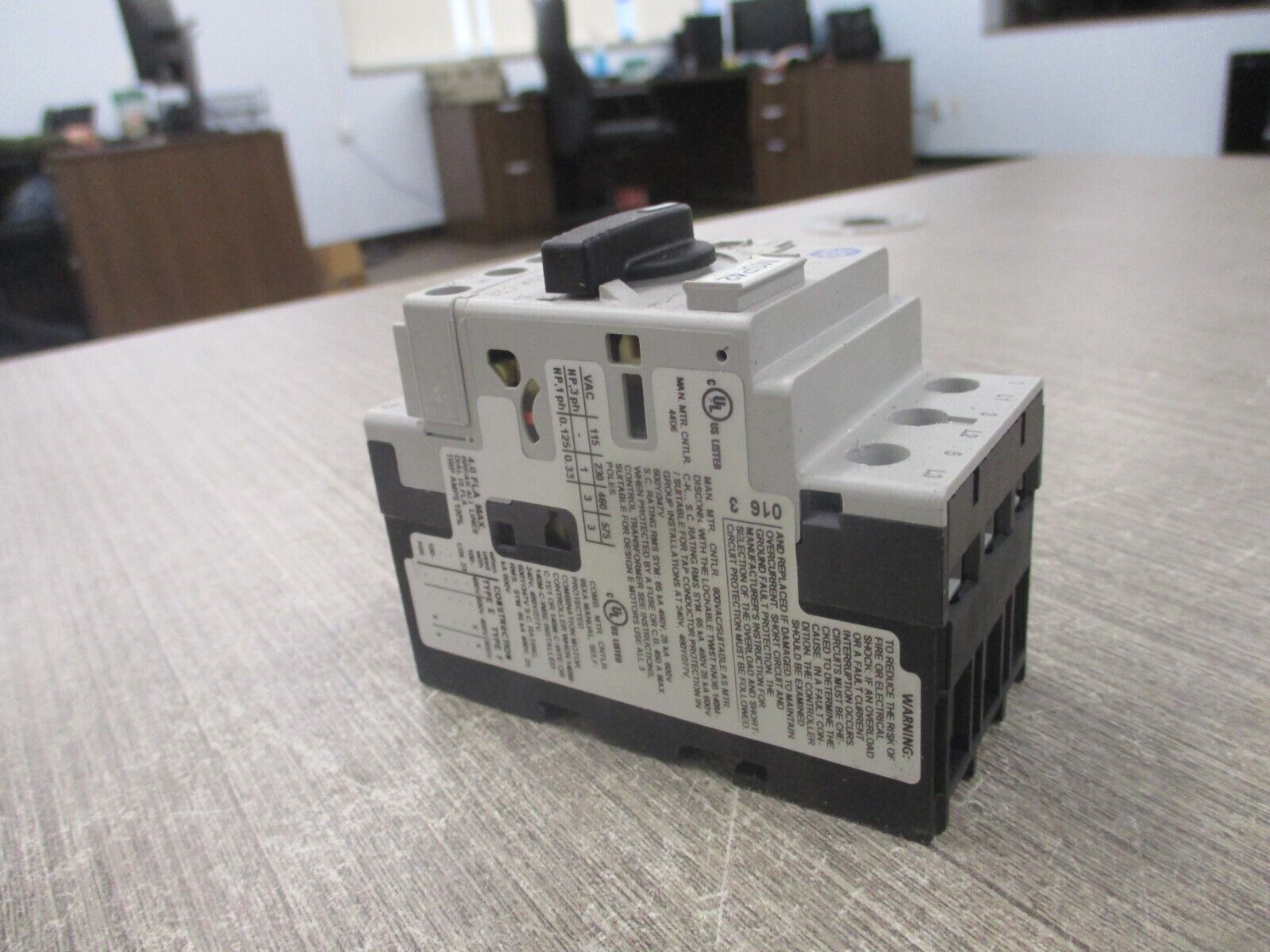 Allen-Bradley Manual Motor Protector 140M-C2E-B40 Ser. C Trip : 2.5-4.0A Used